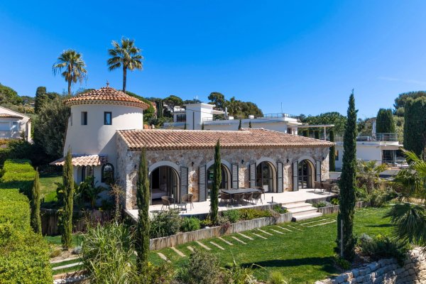 Seafront Luxury Villa in Cap d'Antibes | Exceptional Family Estate — photo 2