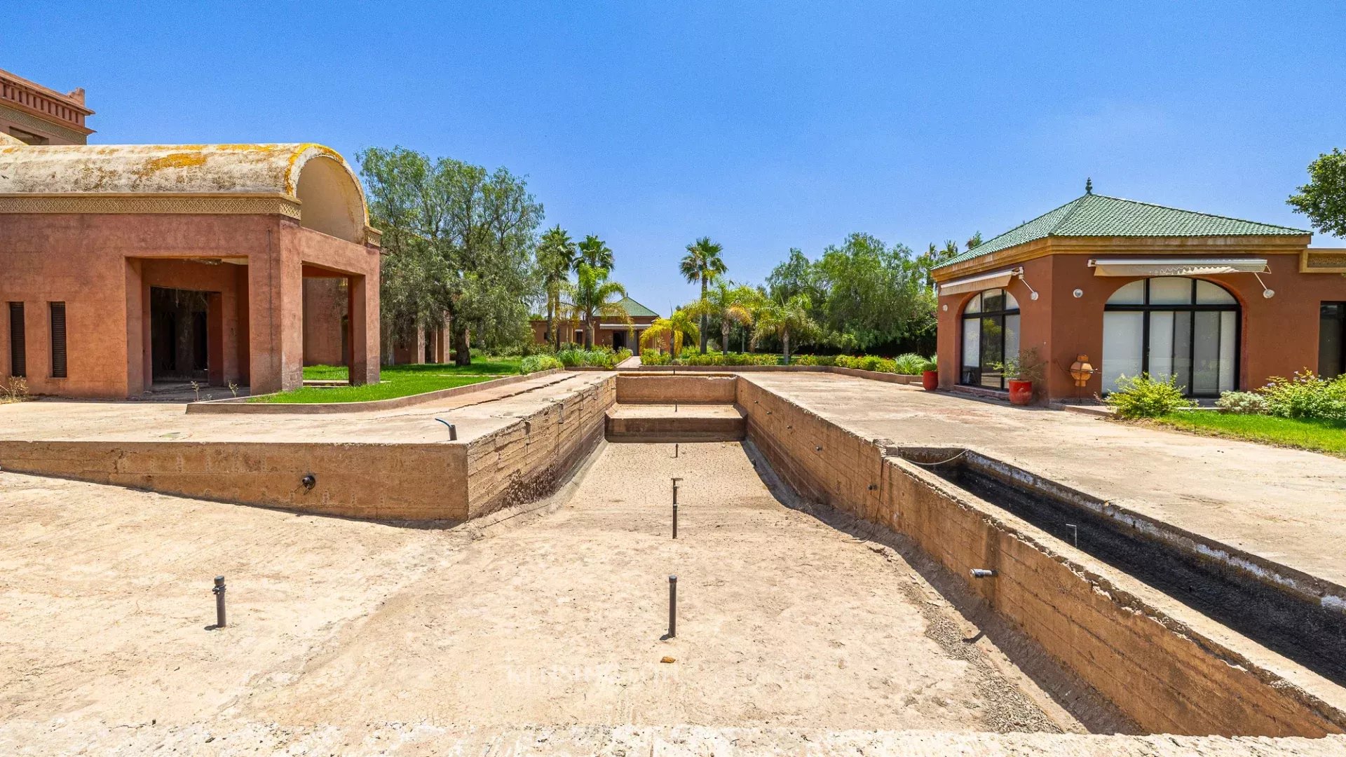 11 Bedroom Villa/Townhouse's Image 8