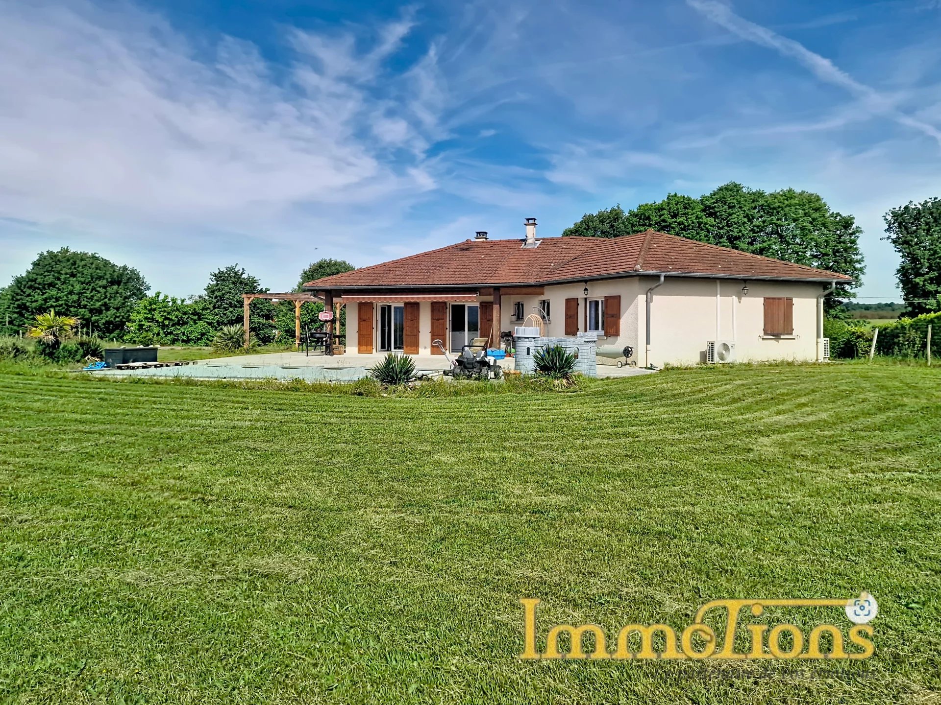 Sale House Saint-Hilaire-du-Rosier