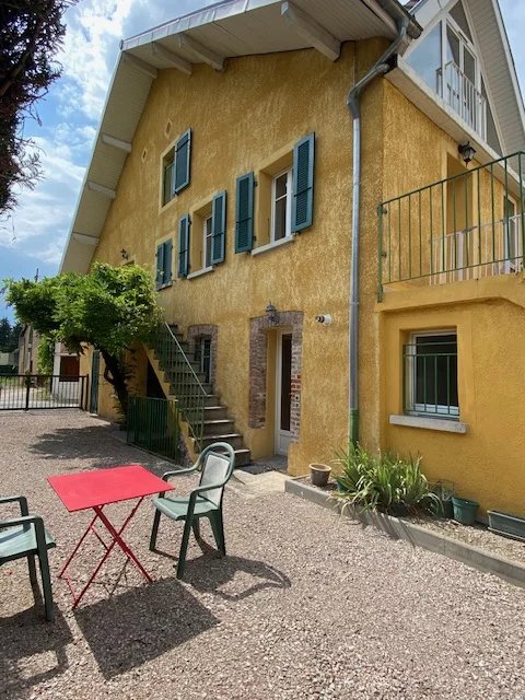 Maison de village 6 pièces, terrasse, parking