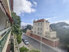 Nice Cimiez 3 bed apartment plus garage for sale — photo 4 of 7