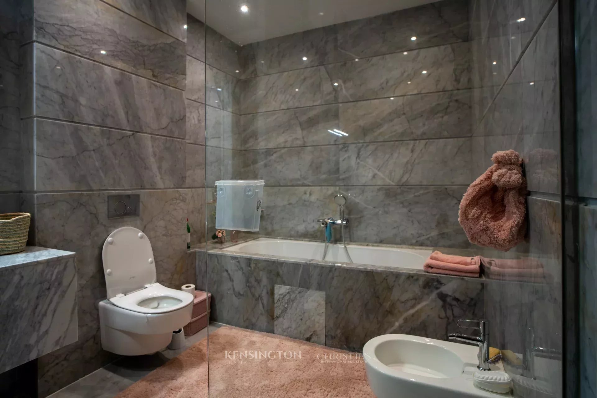 4 Bedroom Apartment/Flat's Image 7