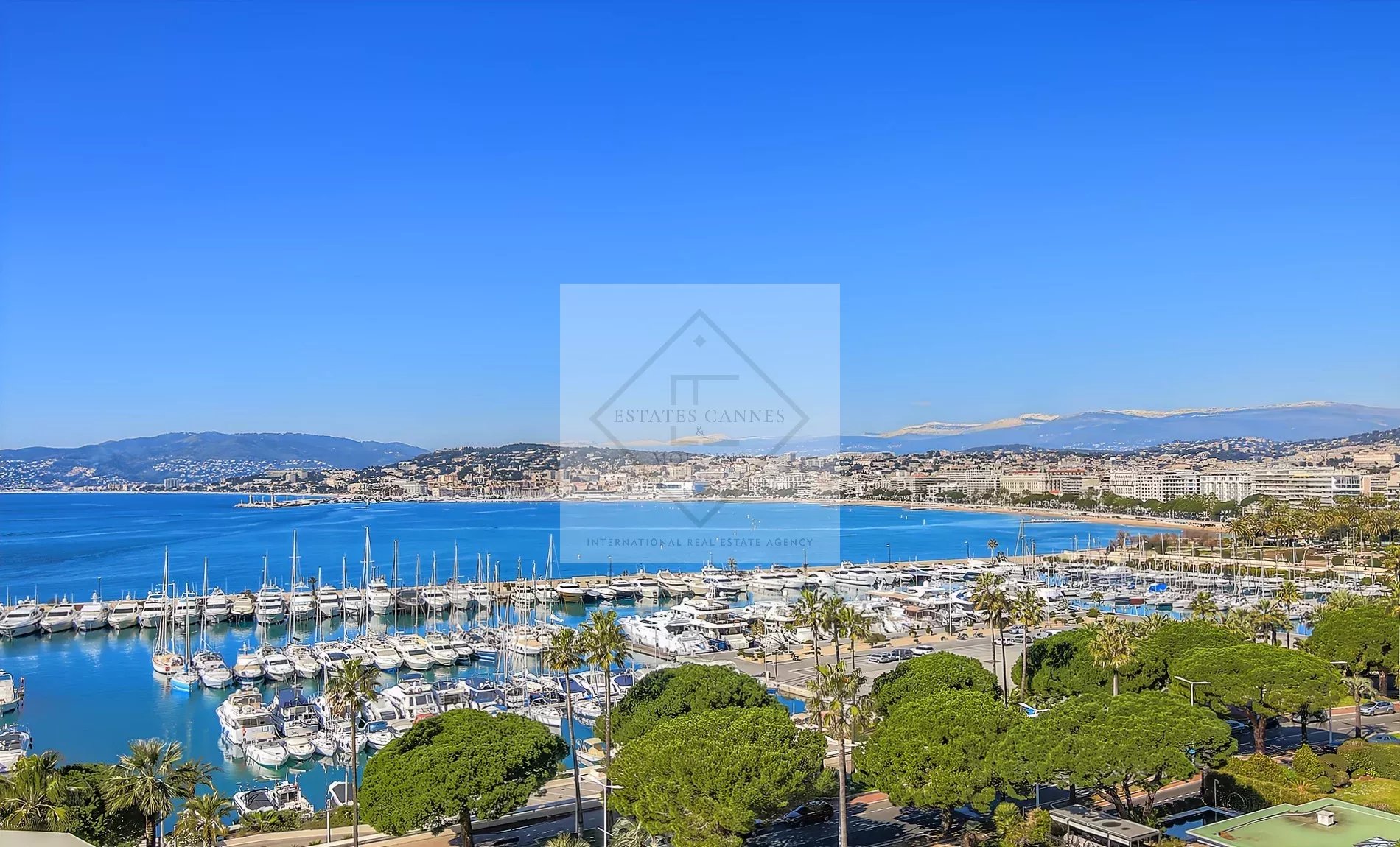 CANNES CROISETTE – PENTHOUSE D'EXCEPTION AVEC VUE MER PANORAMIQUE — photo 24