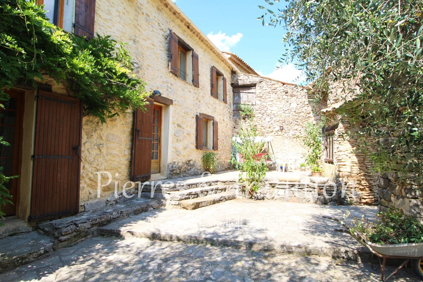 Agence immobilière de Pierres et Tradition en Luberon Apt