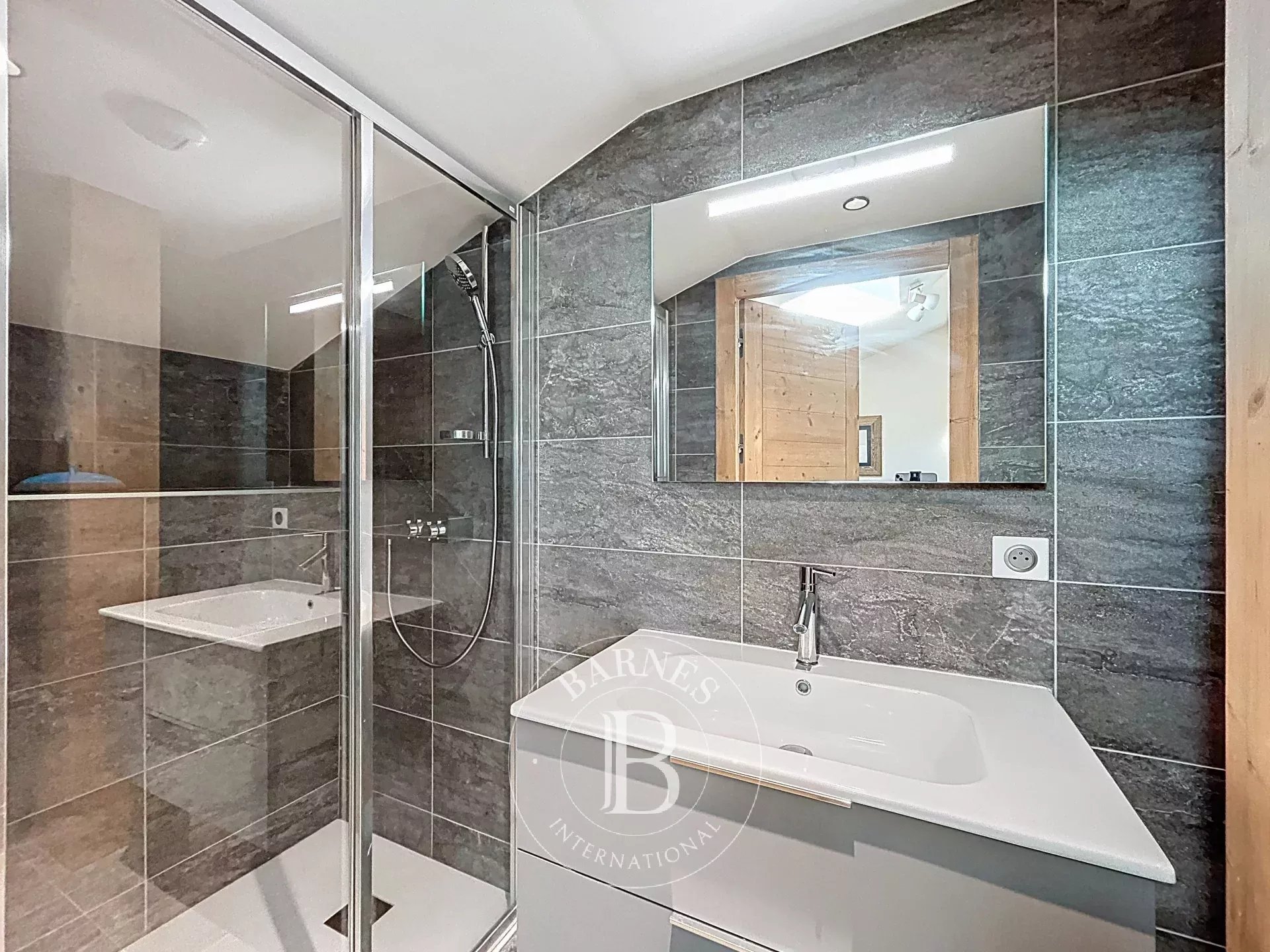 Photo of Les Gets – 118 sqm Duplex in the Heart of the Village – 3 Bedrooms + Mountain Sleeping Area