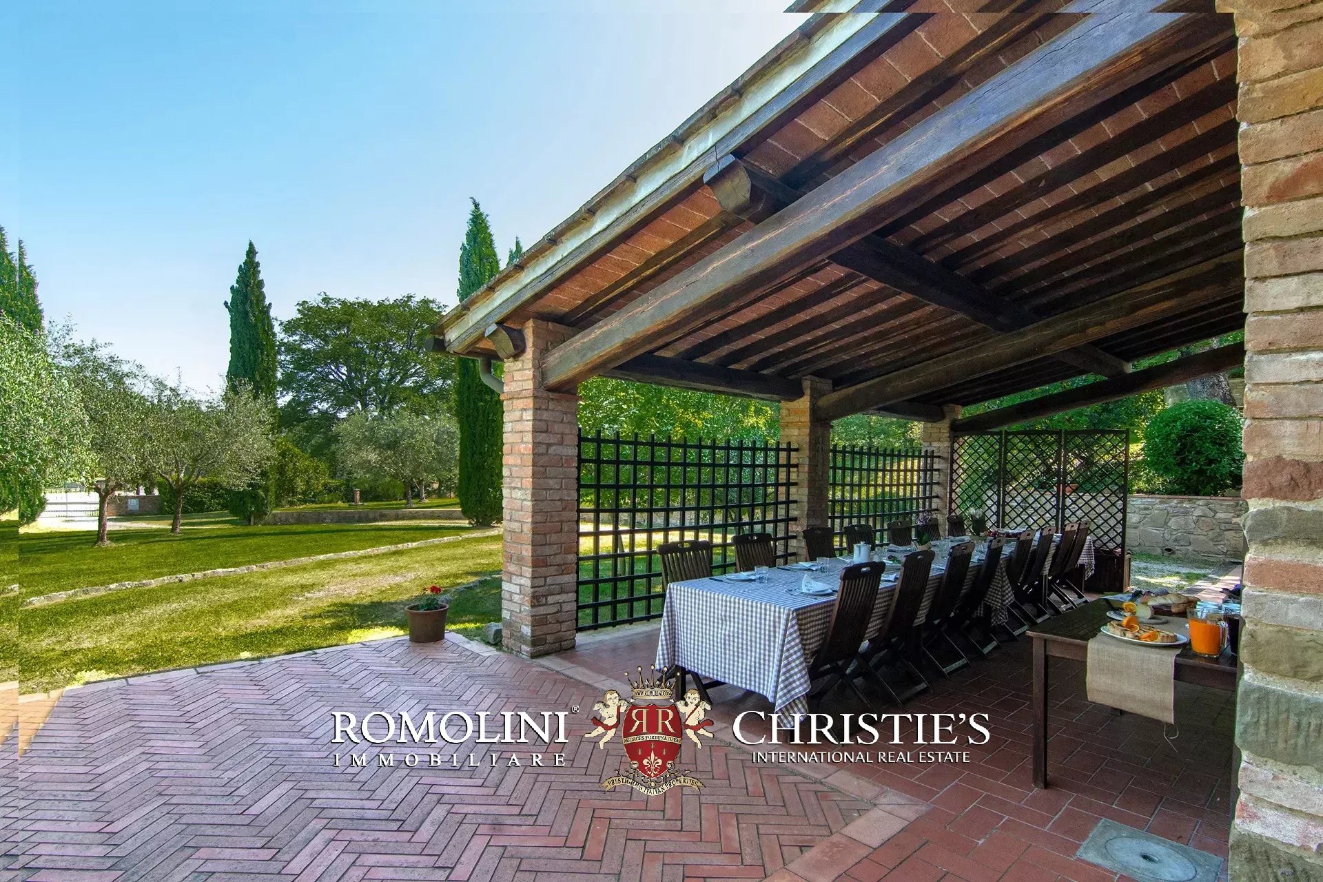 8 Bedroom Villa/Townhouse's Image 27