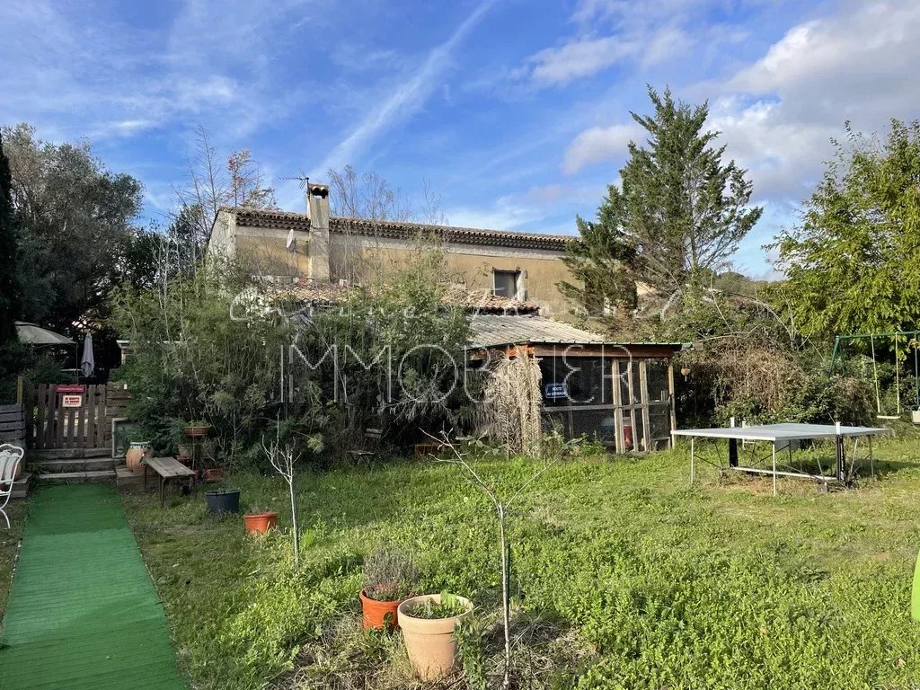 A vendre : Bastide ancienne proche du village de Grimaud