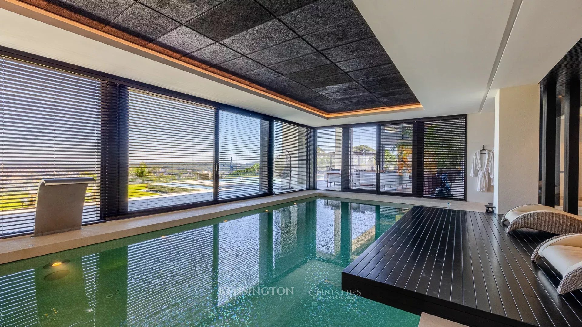 4 Bedroom Villa/Townhouse's Image 24