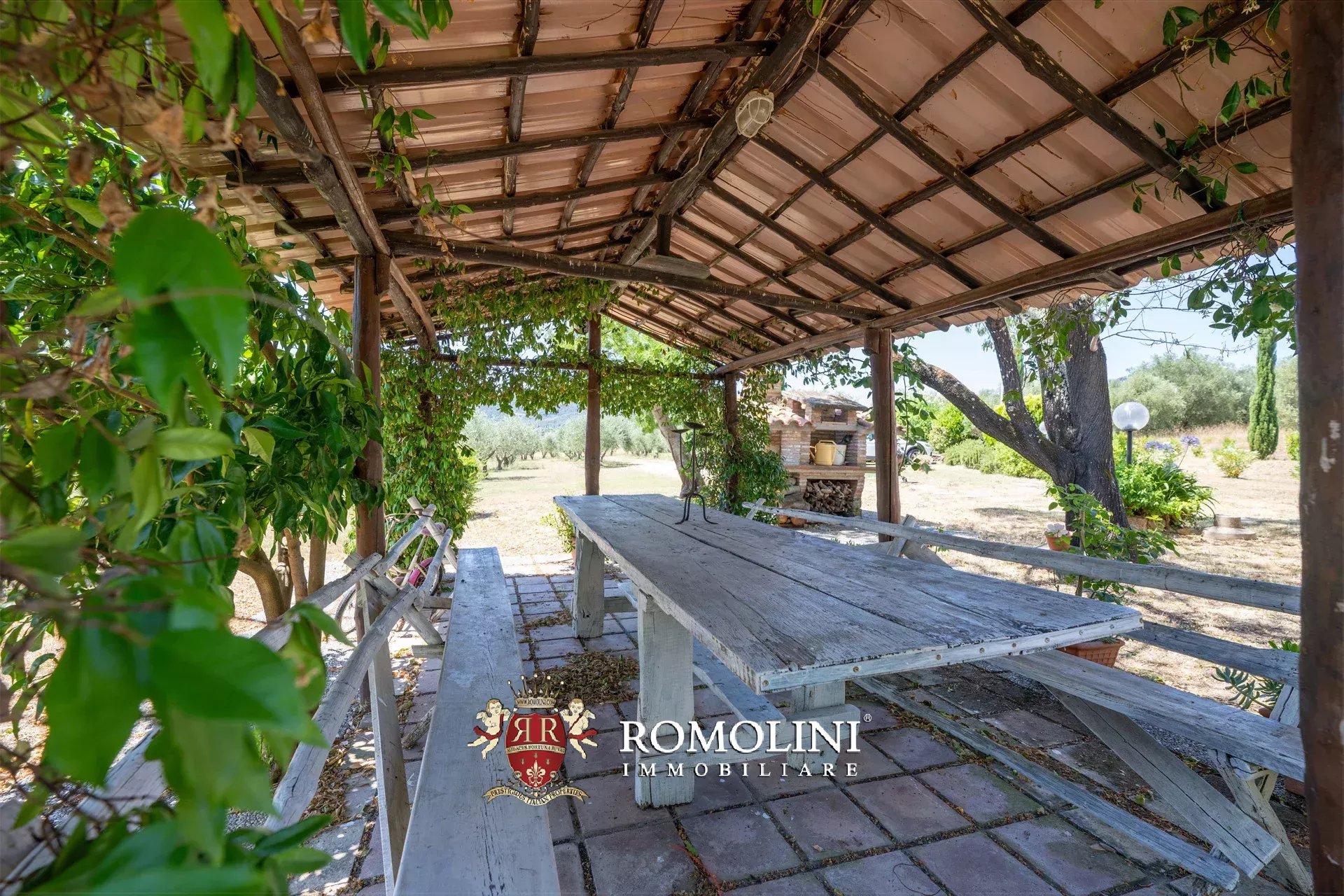 6 Bedroom Villa/Townhouse's Image 7