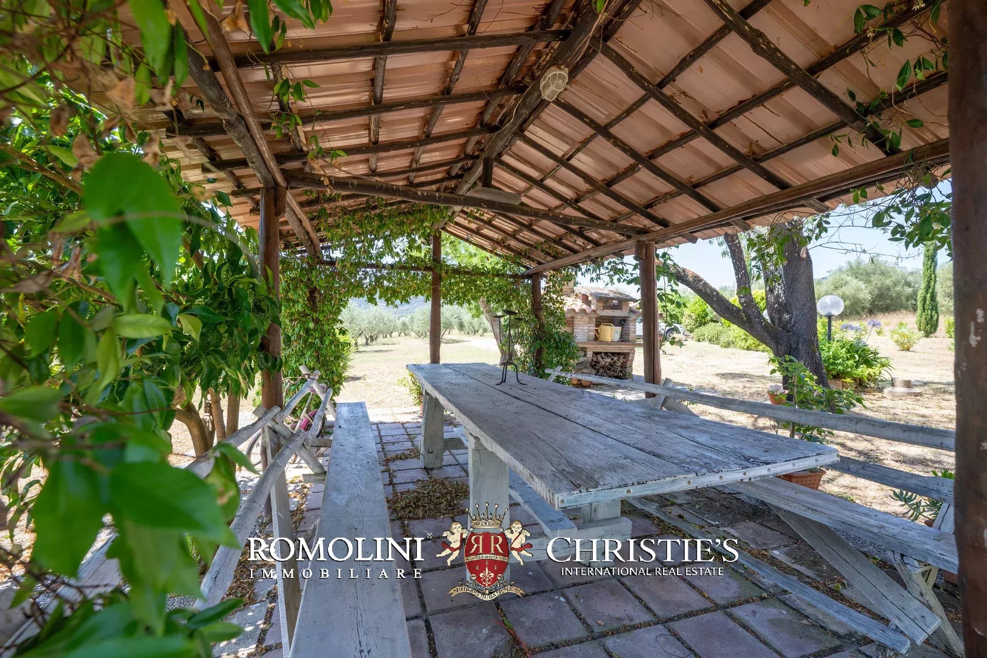 6 Bedroom Villa/Townhouse's Image 7