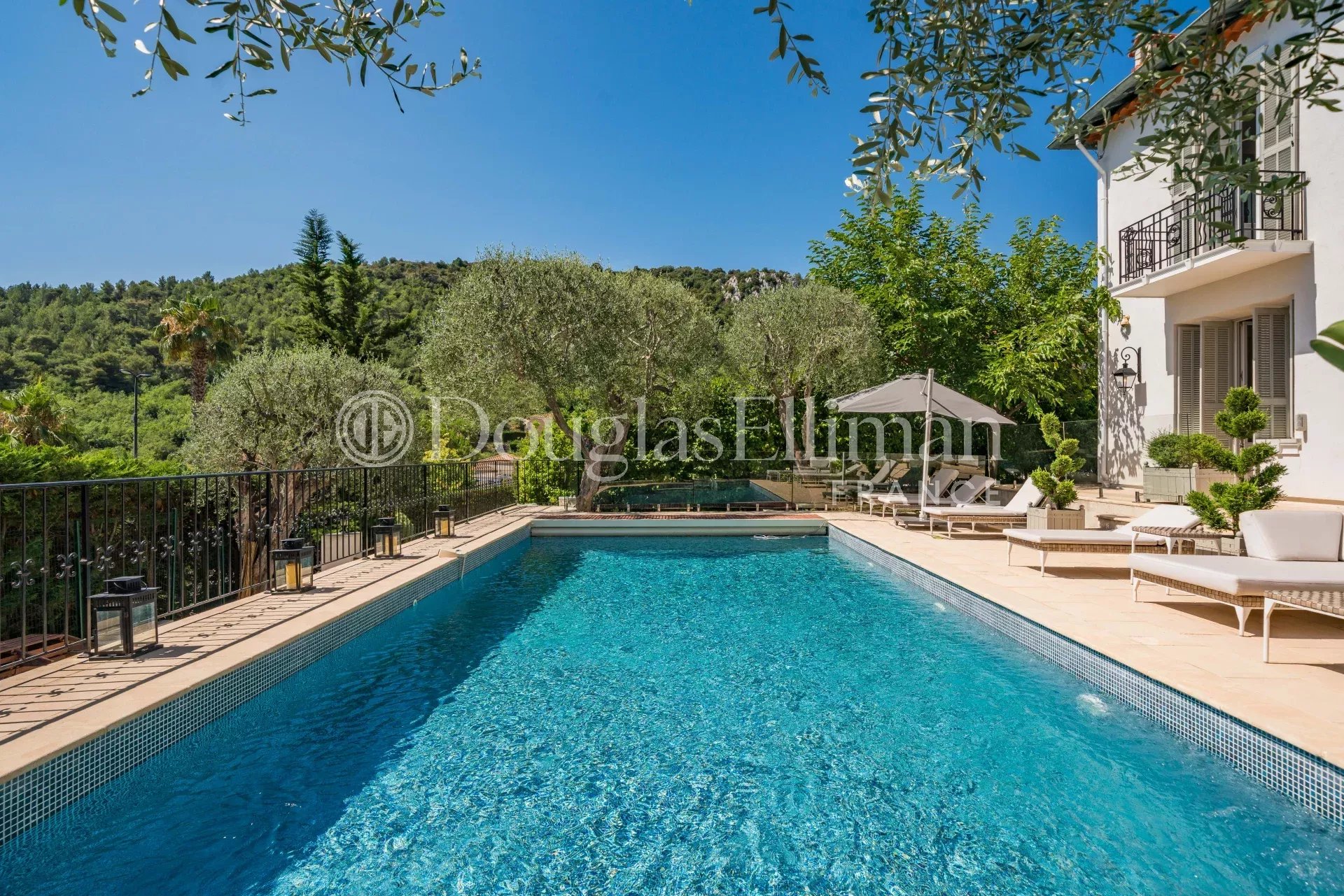 EZE - Proche de Monaco, belle propriété récemment rénovée avec vue sur la mer