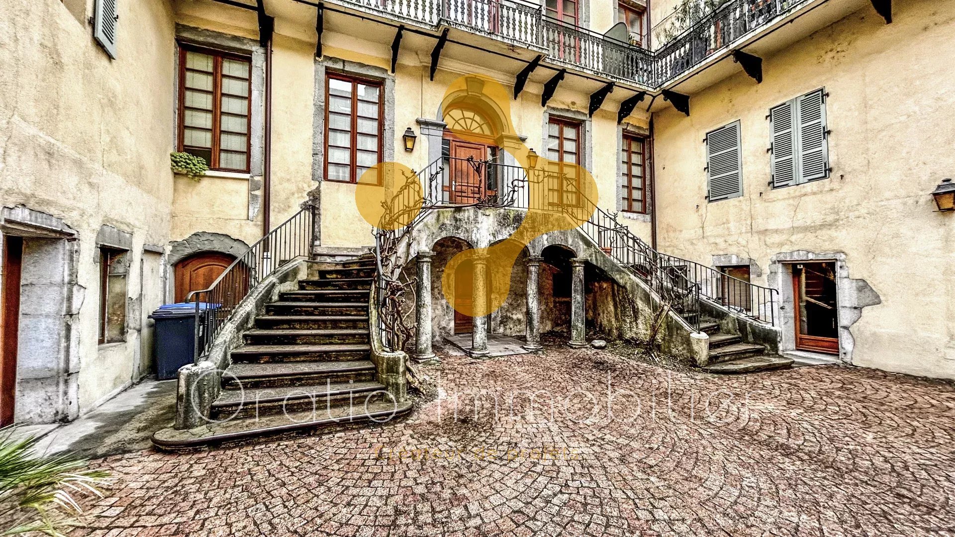 Agence immobilière de 