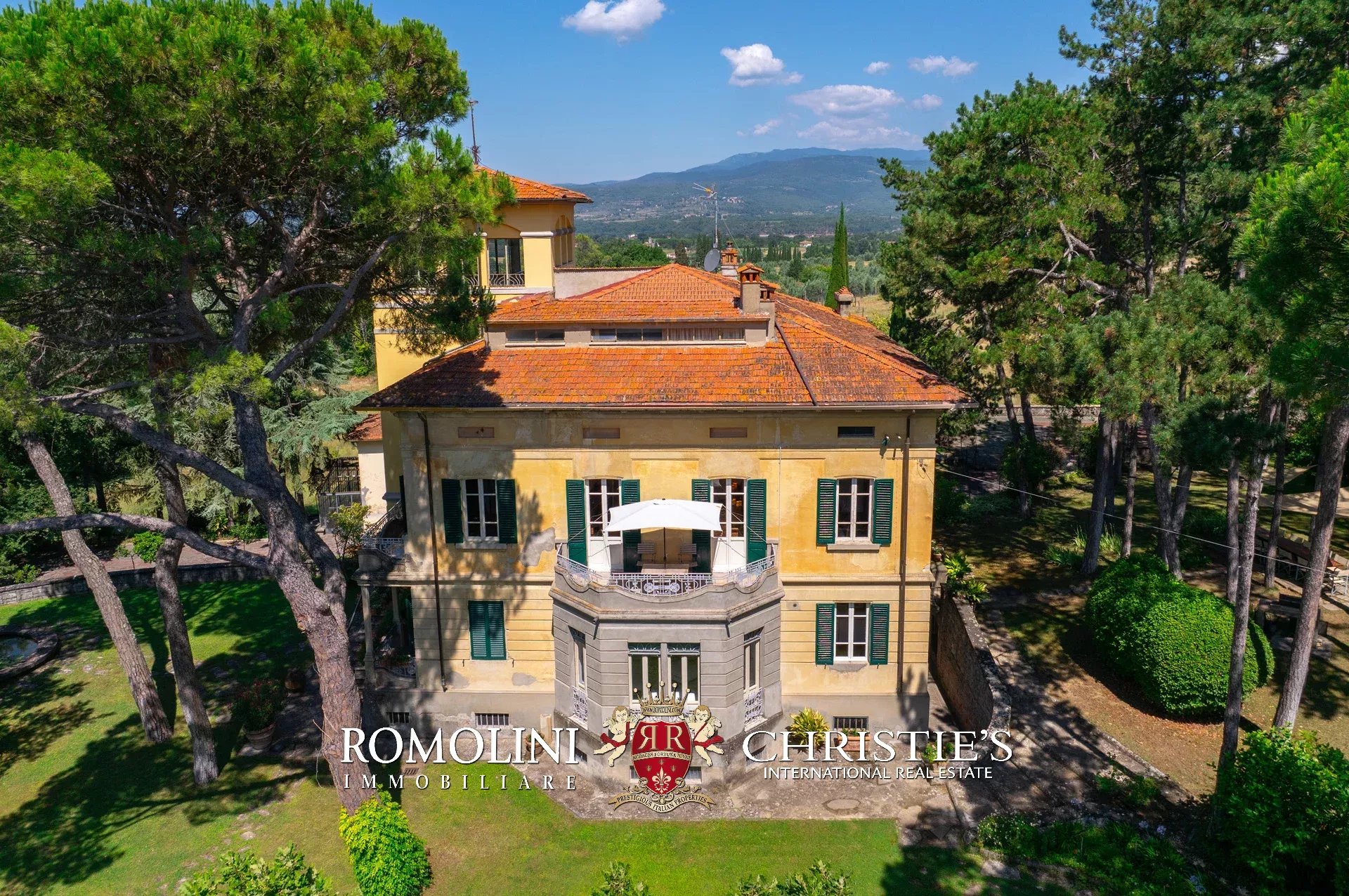 11 Bedroom Villa/Townhouse's Image 8