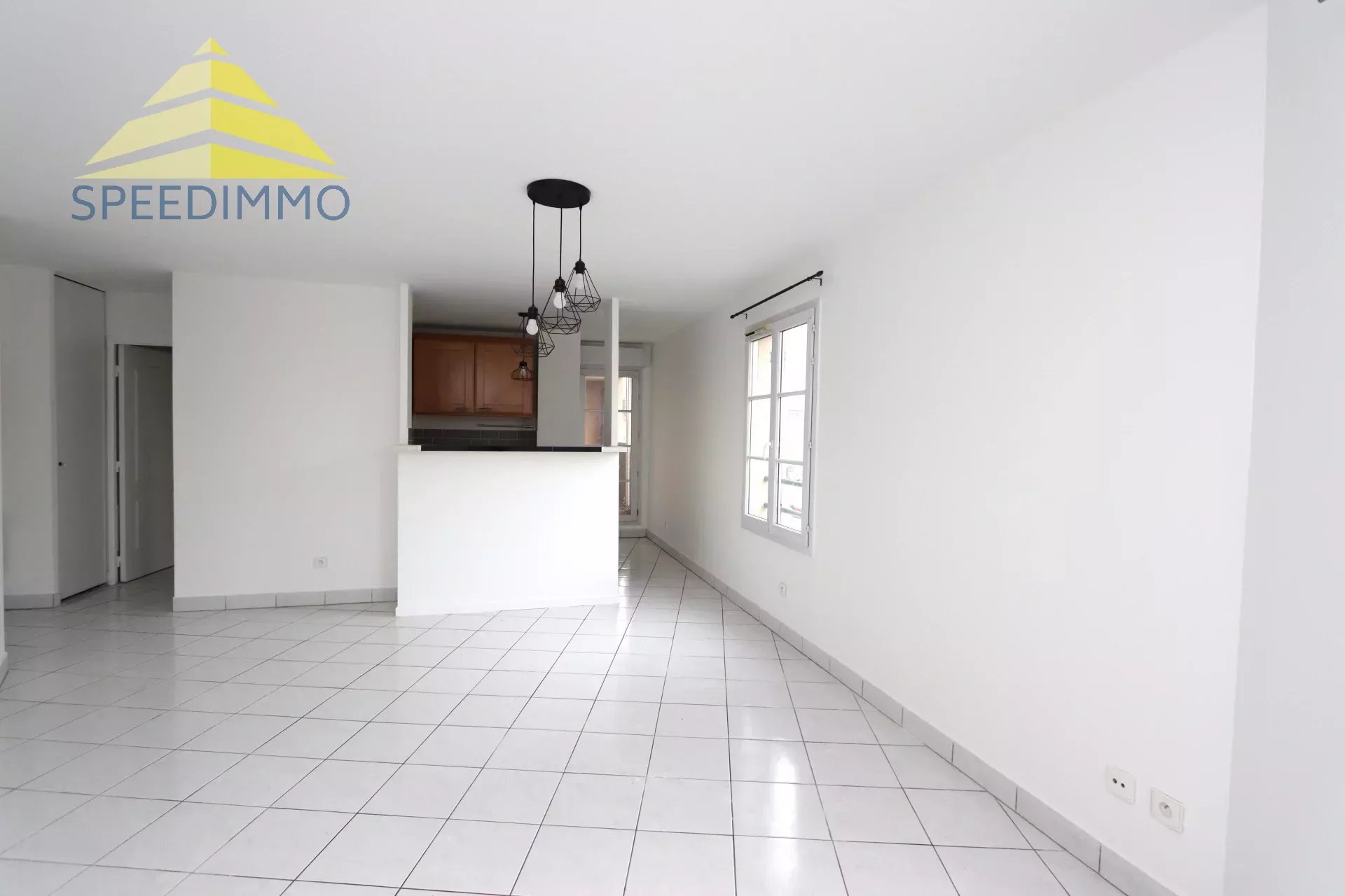 Arrendamento Apartamento - Mandres-les-Roses