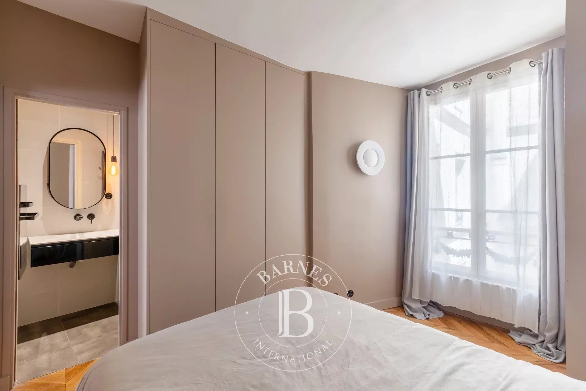 Daire Paris 4ème - picture 10