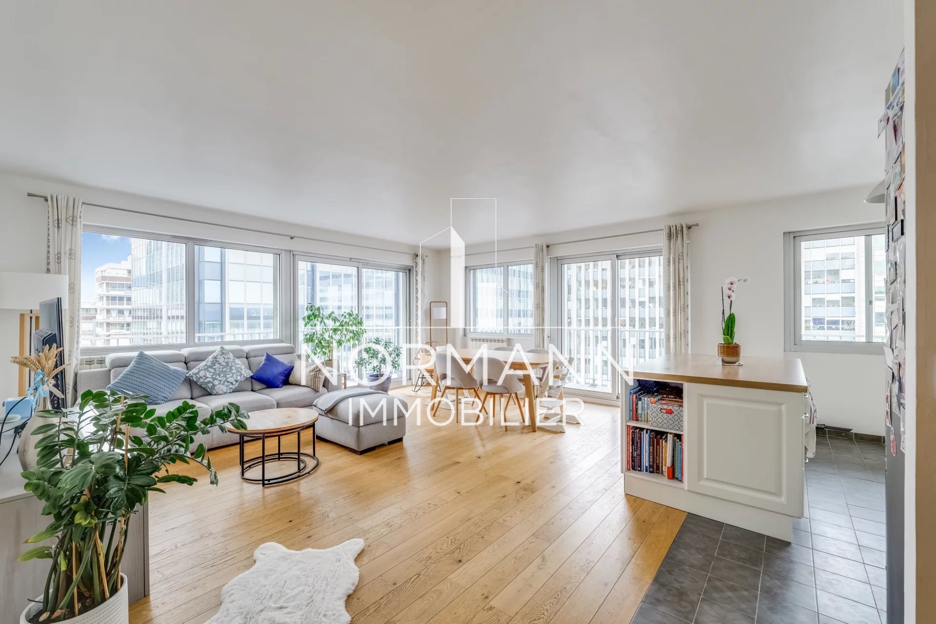 Agence immobilière de 