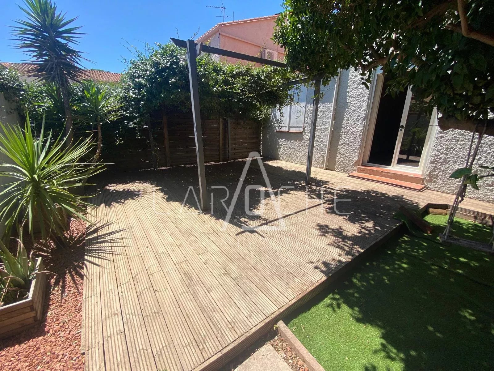 Sale Villa - Montescot