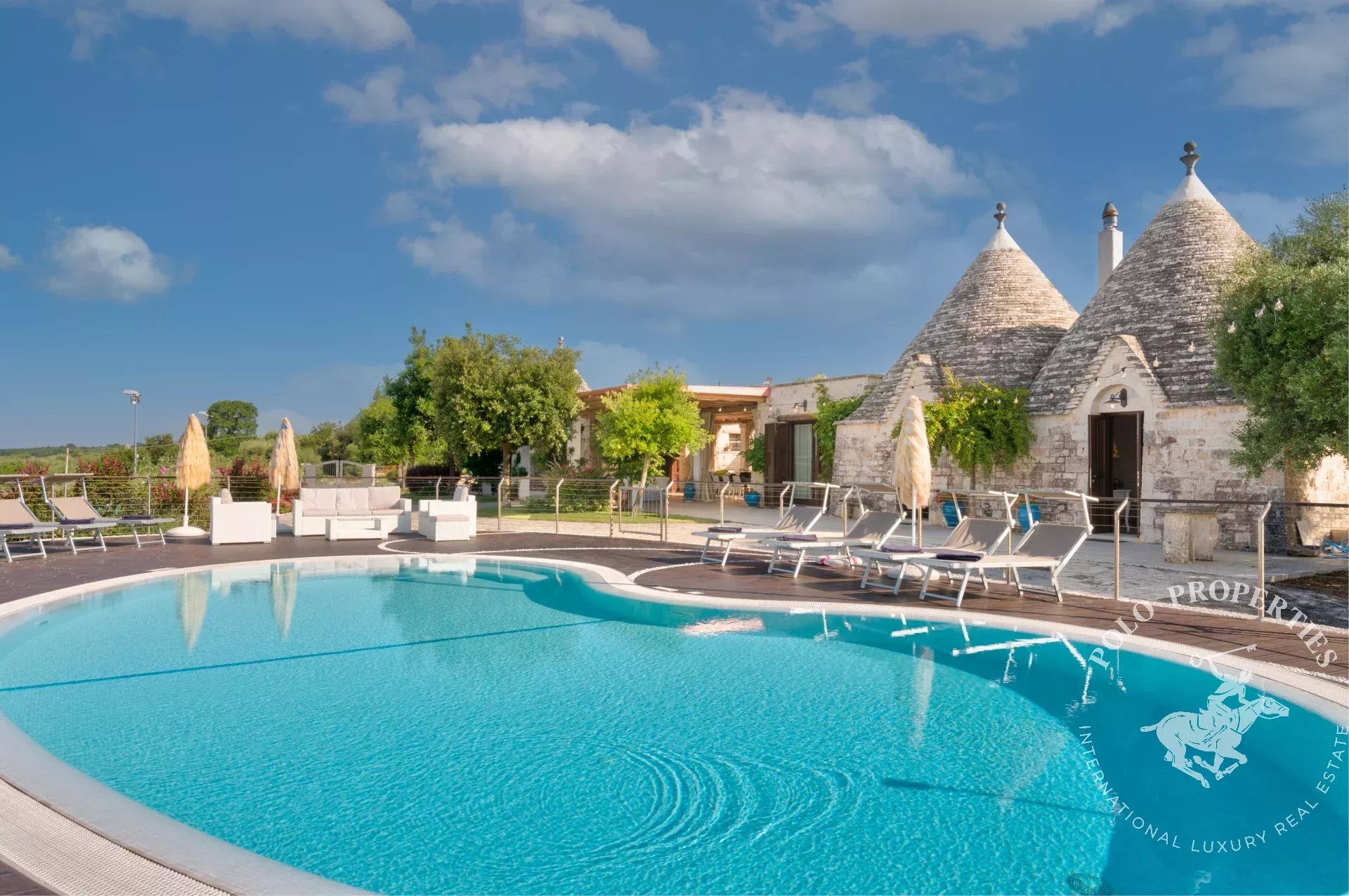 MAGNIFIQUES TRULLI