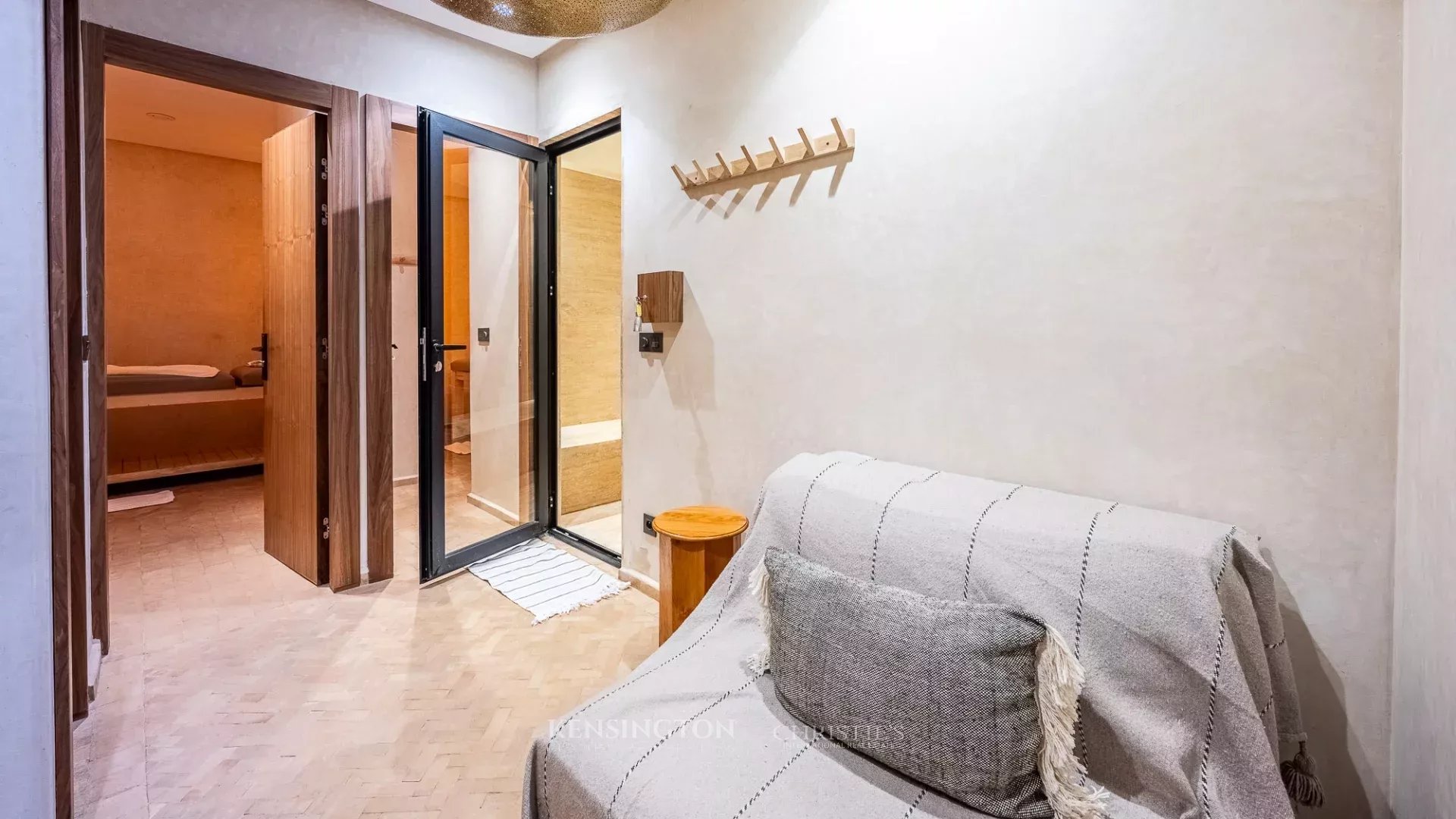 6 Bedroom Villa/Townhouse's Image 37