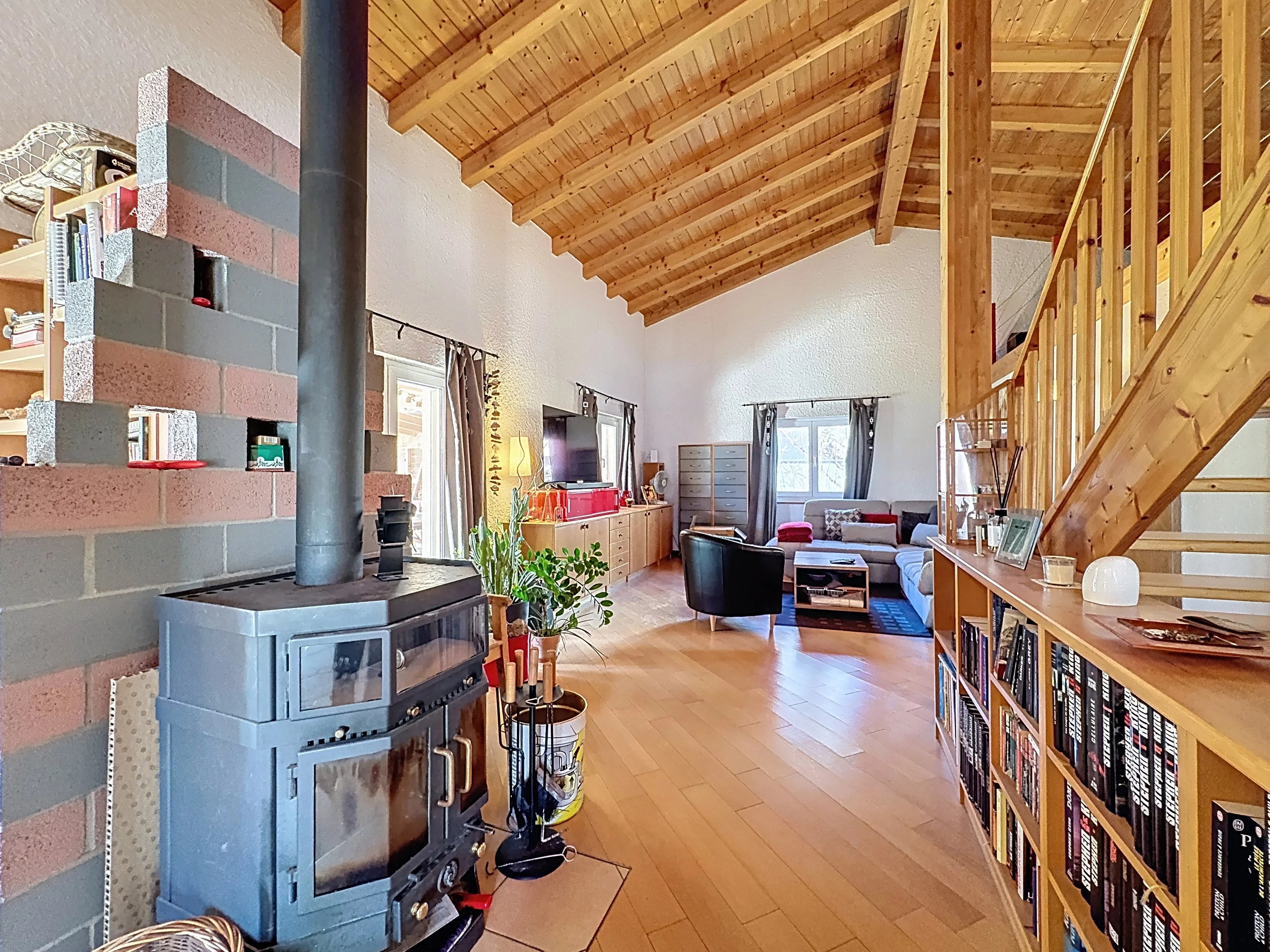 Spacieuse villa au calme, terrasse et jacuzzi