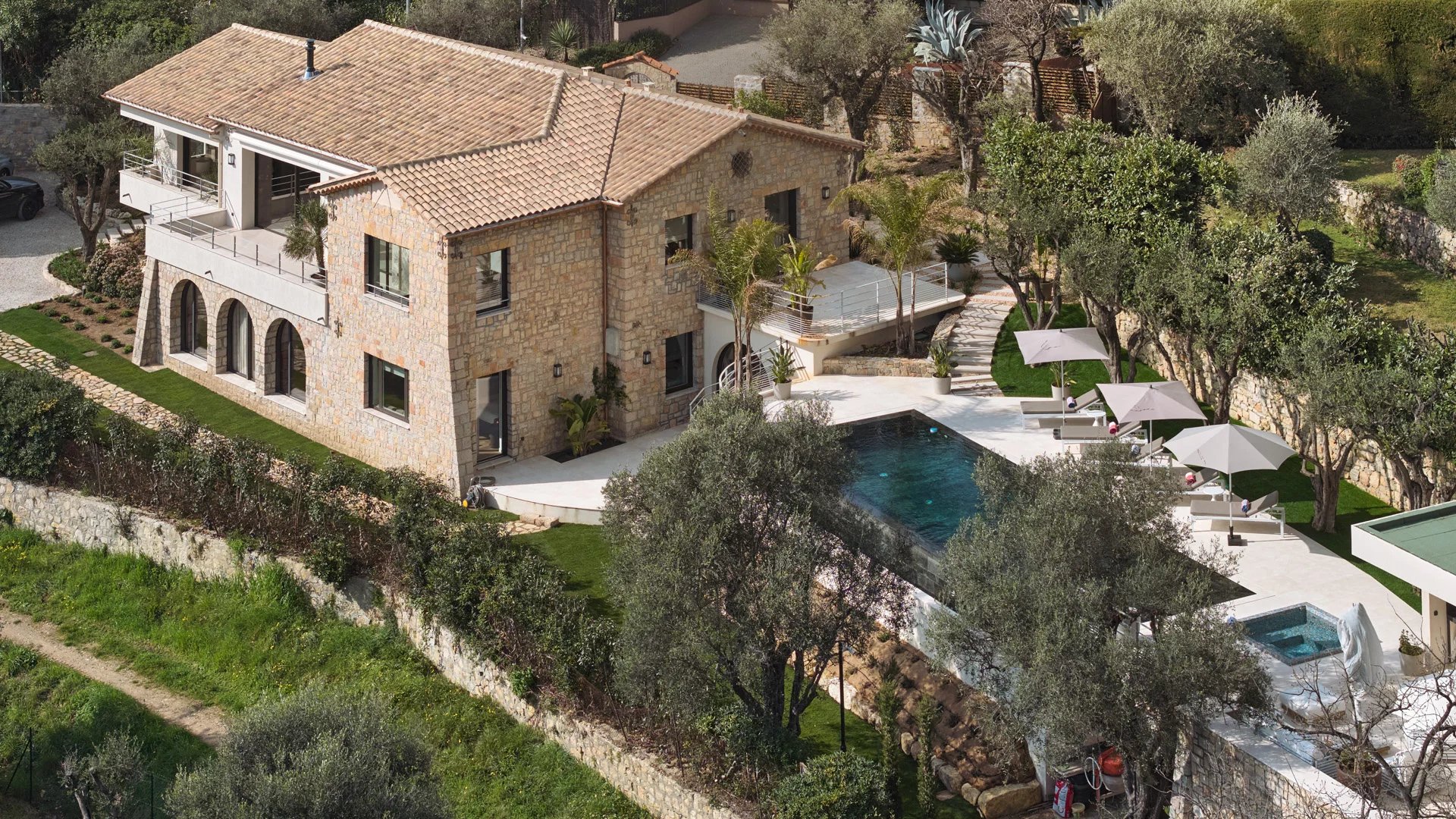 SUPERBE VILLA CONTEMPORAINE