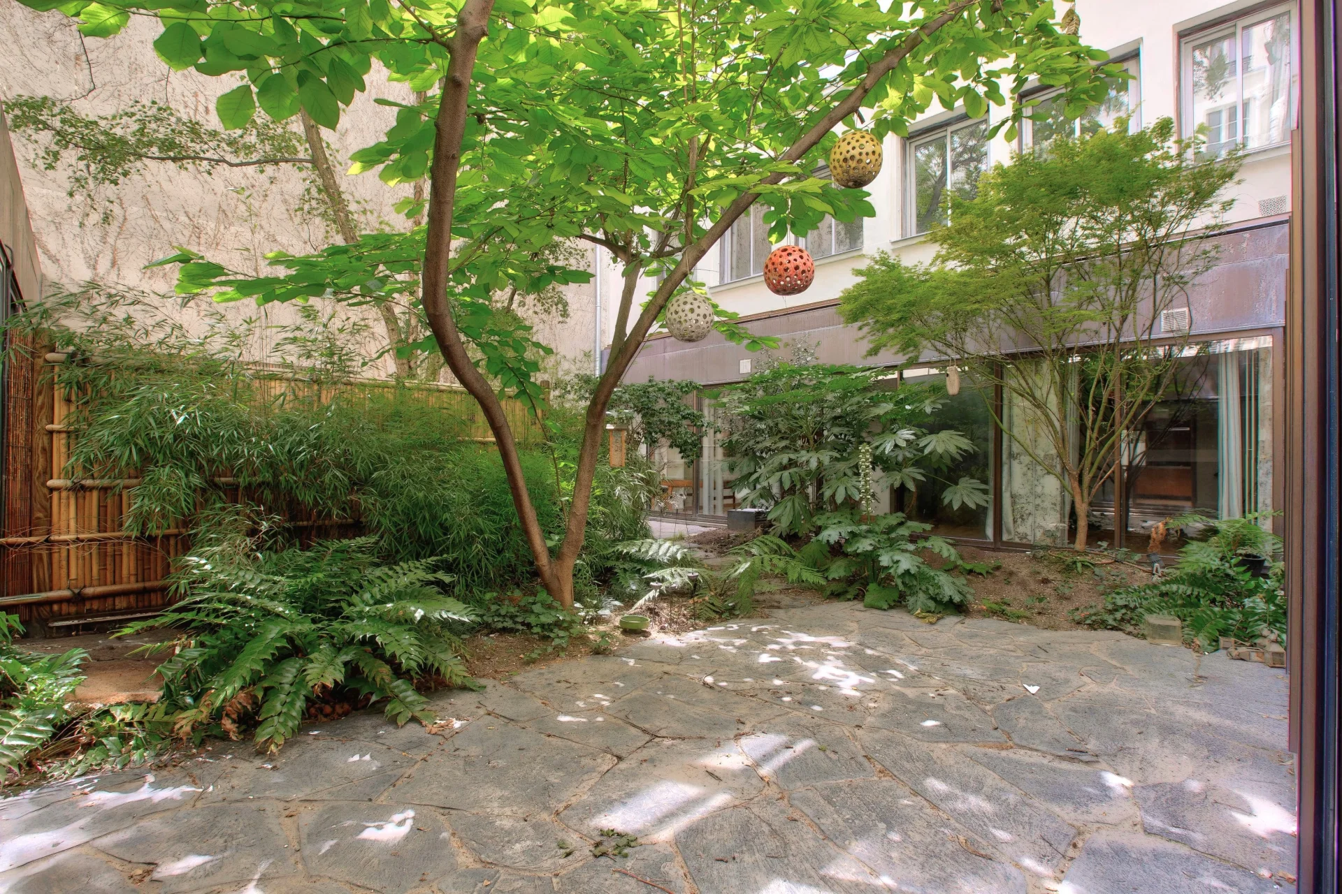 Paris 9e - TRUDAINE / ROCHECHOUART