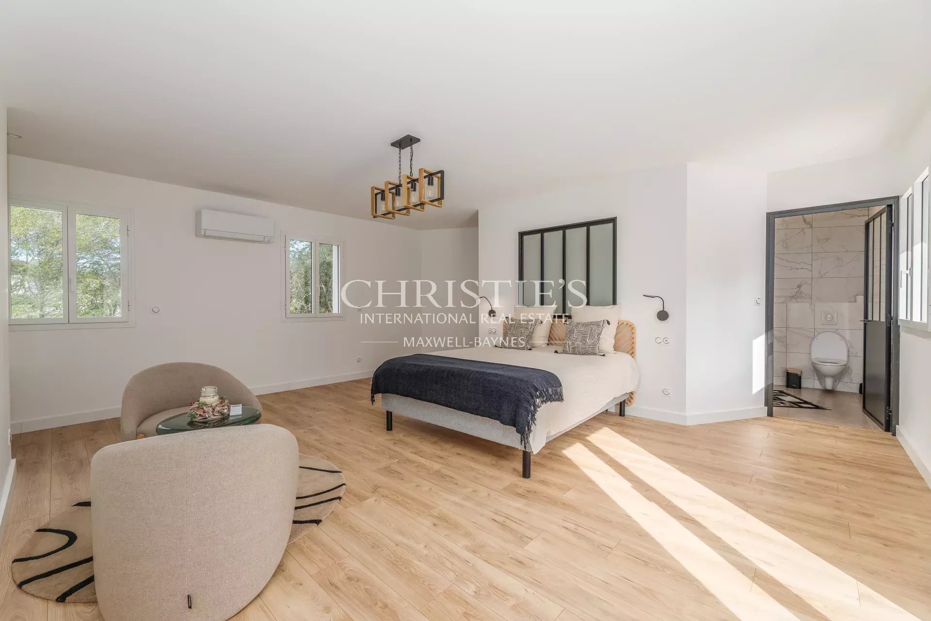 5 Bedroom Villa/Townhouse's Image 22