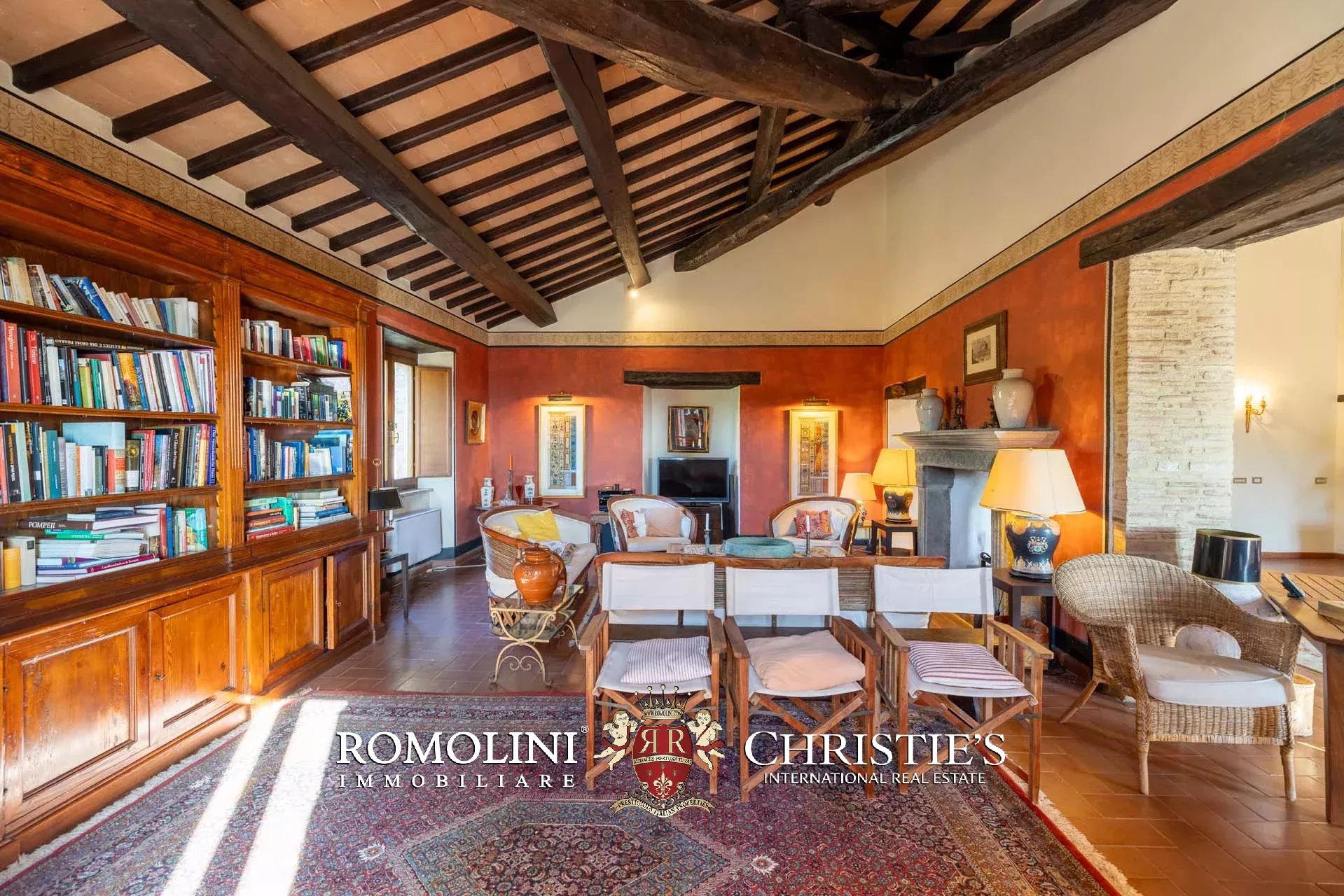 10 Bedroom Villa/Townhouse's Image 36