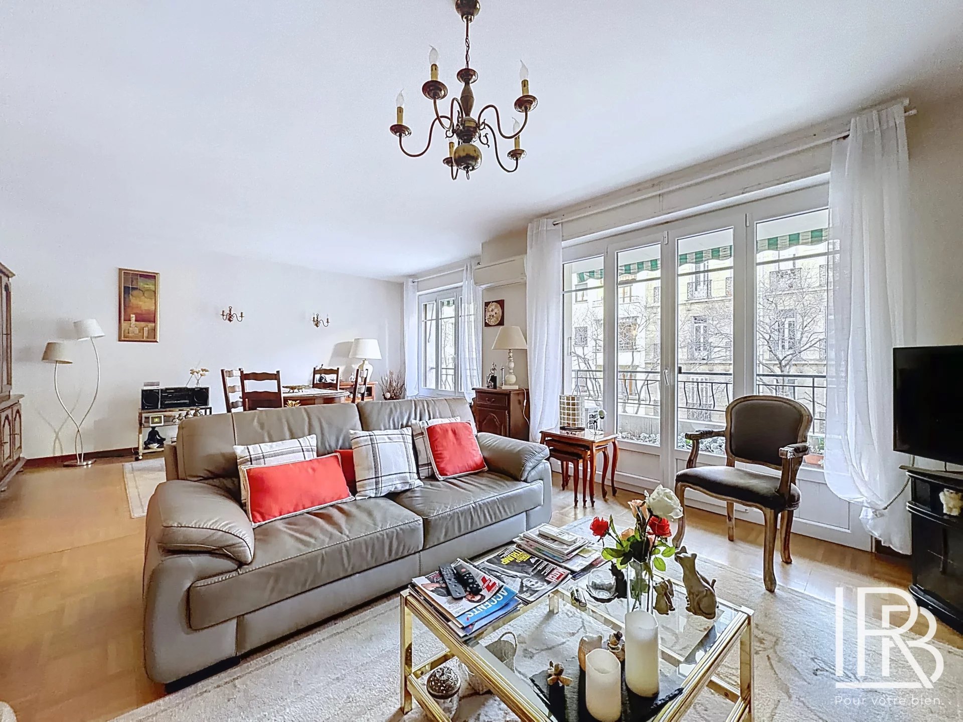 Agence immobilière de 