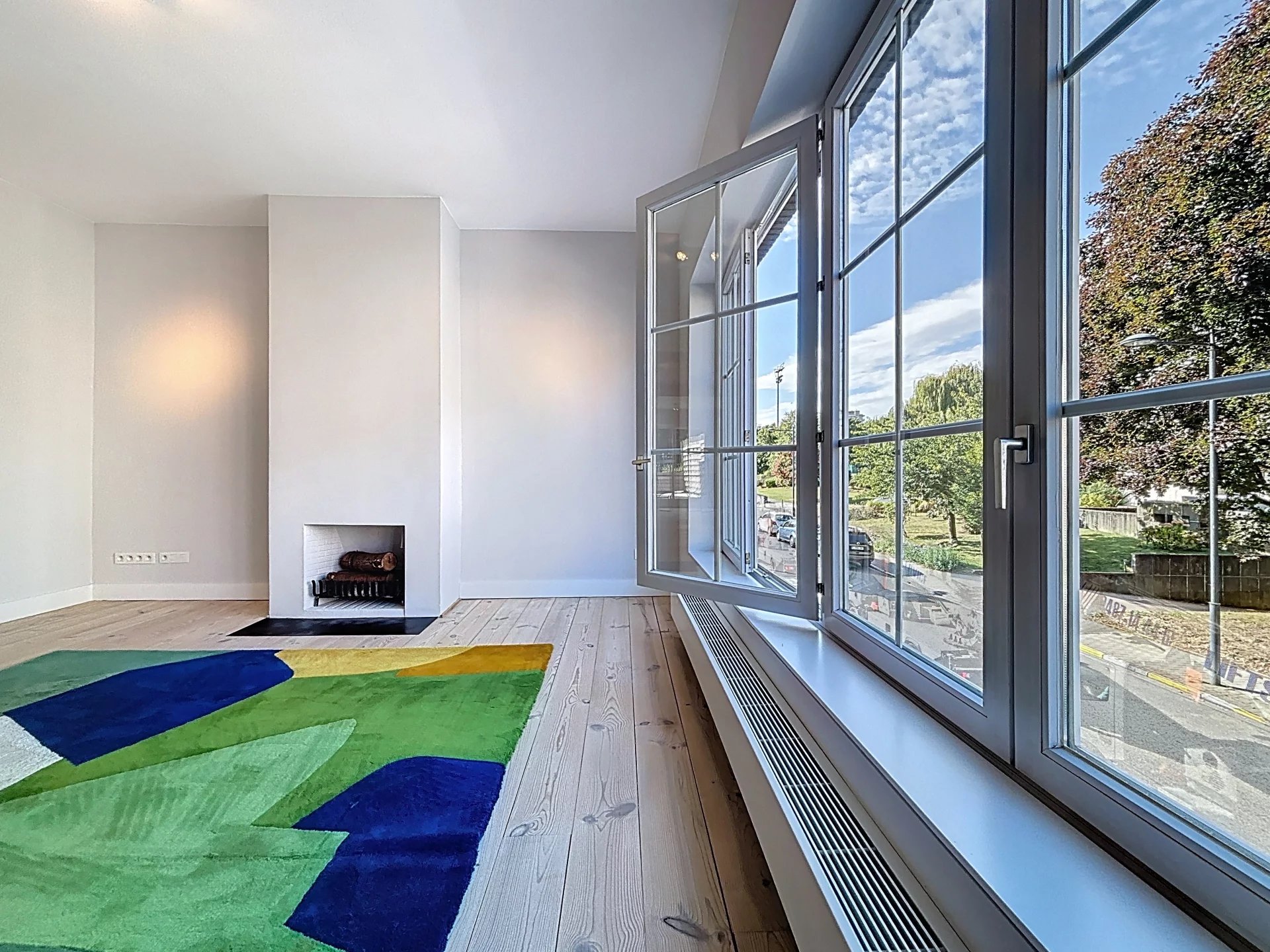 Appartement de caractère rénové de 125 m2 deux chambres terrasse