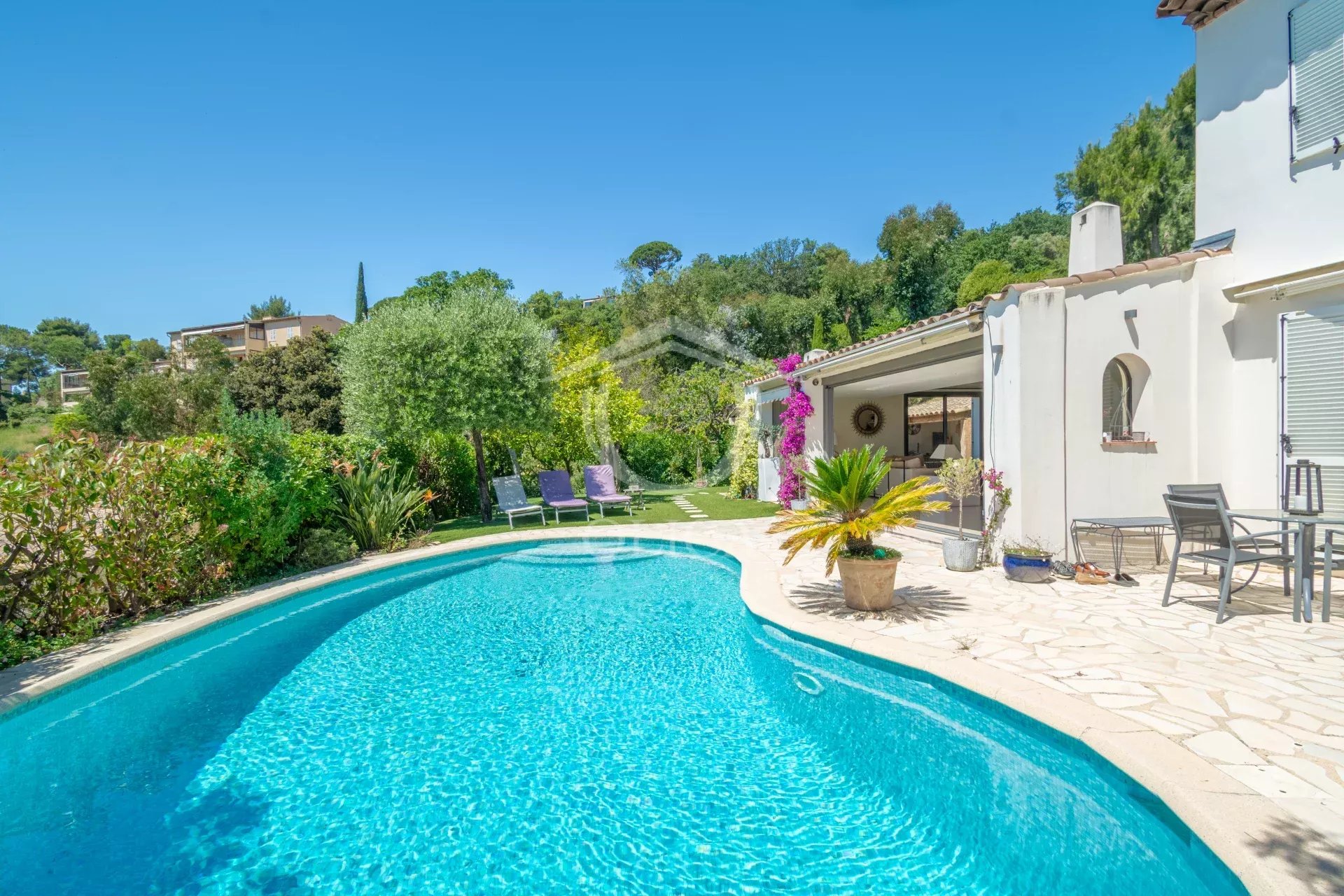 Villa - Estate in the hills above Vaugrenier