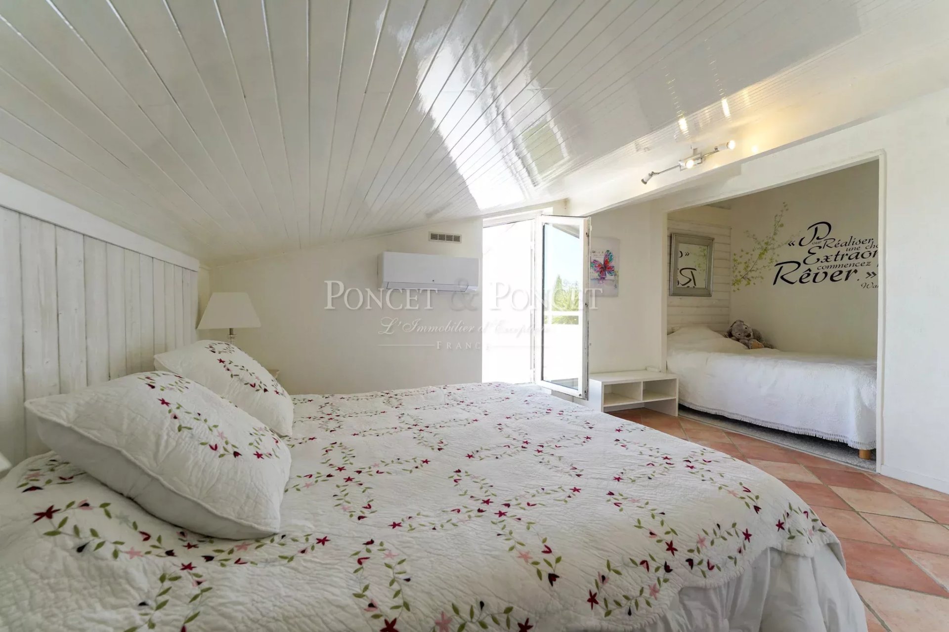 4 Bedroom Villa/Townhouse's Image 8