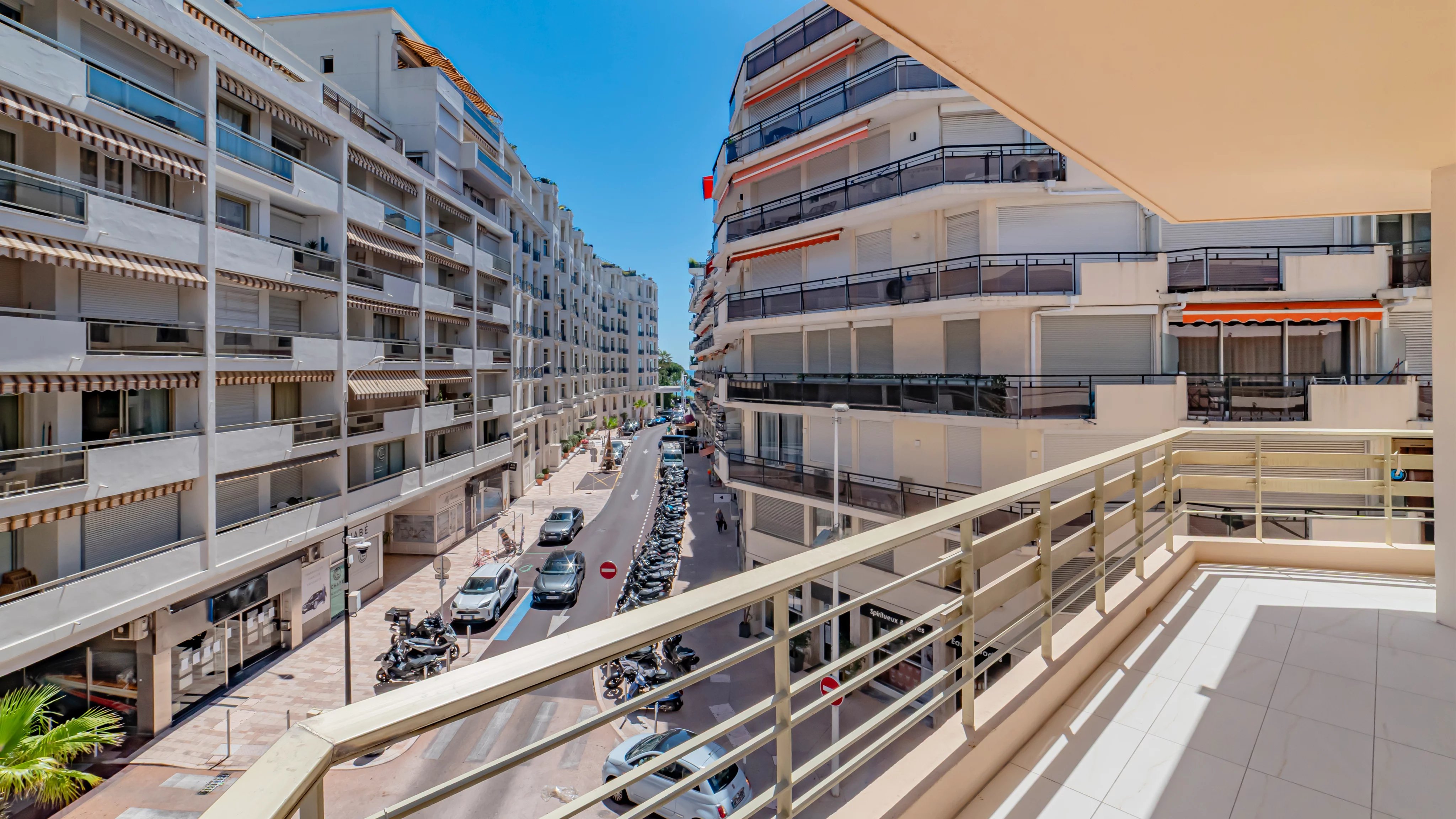 Bel appartement 4 pièces rénové - 2 ème ligne