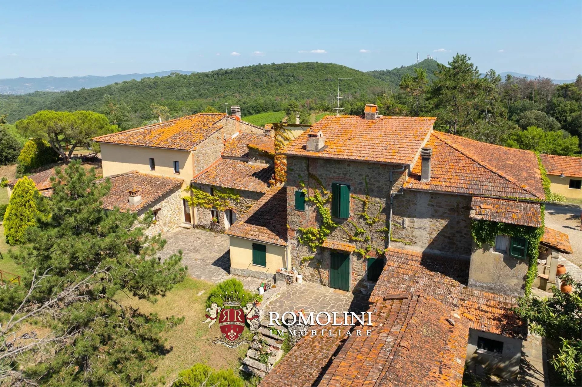 19 Bedroom Vineyard's Image 9