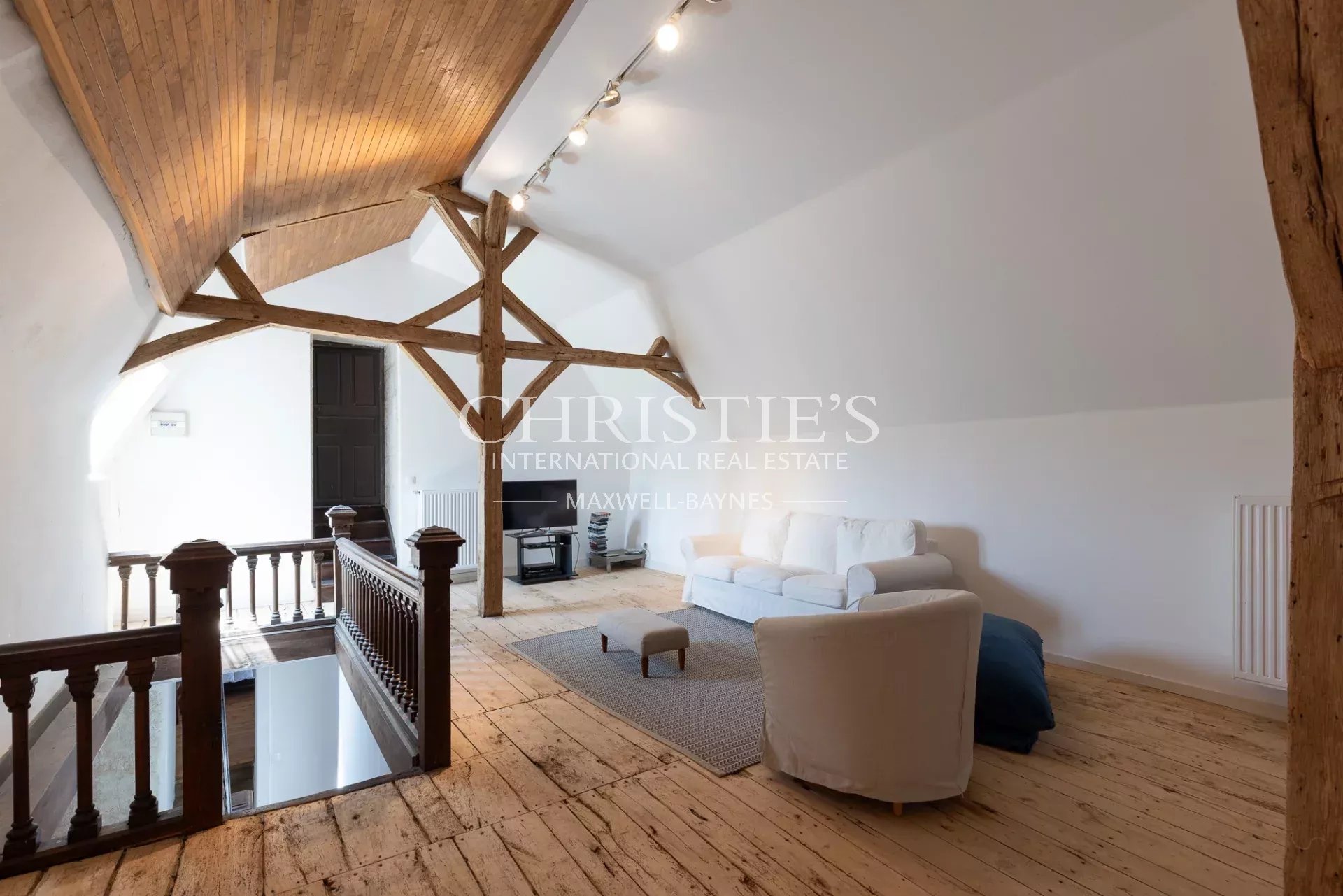 9 Bedroom Chateau's Image 24