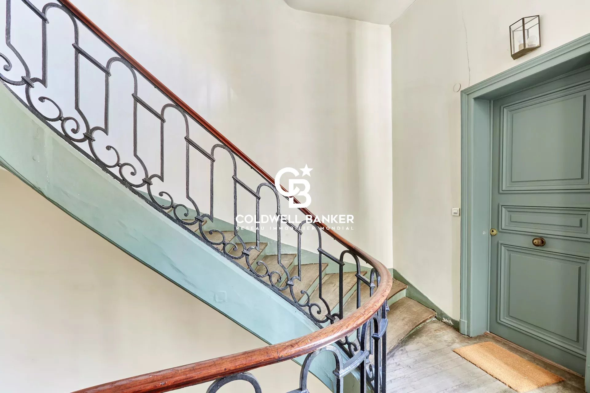 Paris 75007  rue du du Bac -  38 M2