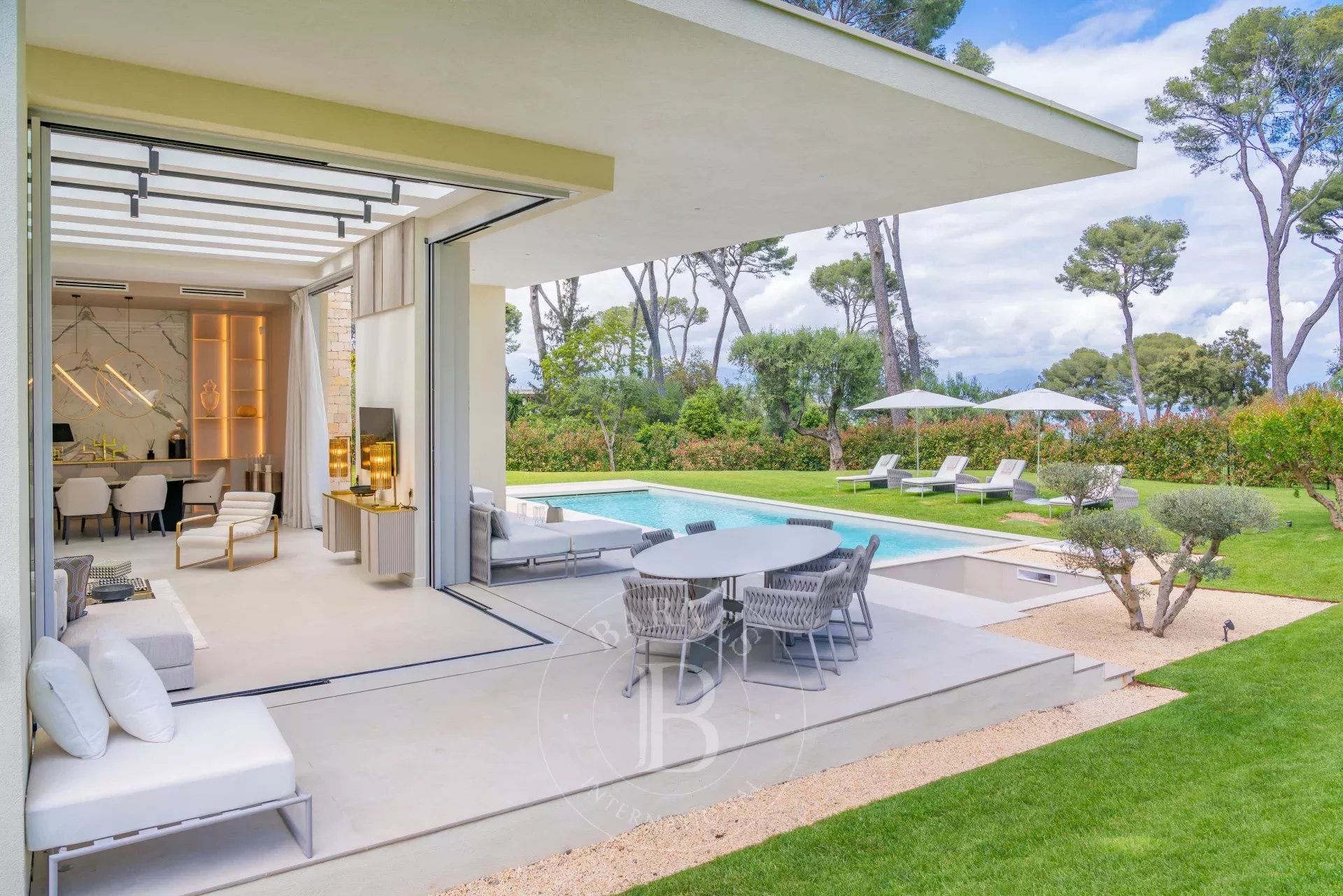 Villa Antibes - picture 25