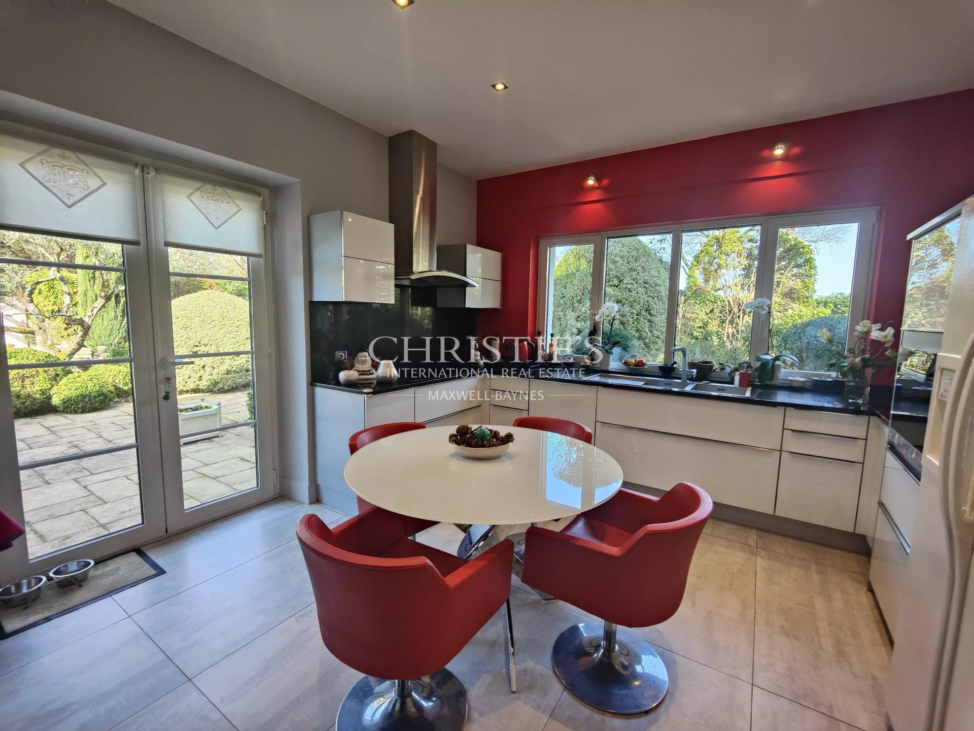 5 Bedroom Villa/Townhouse's Image 8