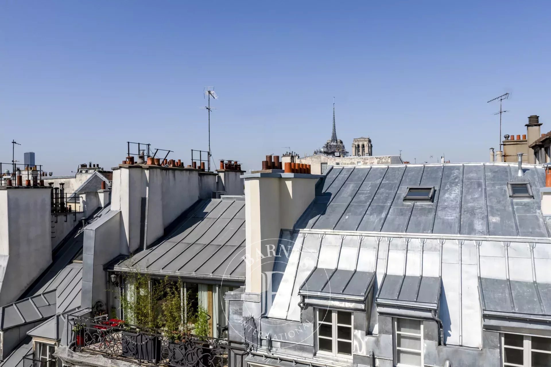 Daire Paris 4ème - picture 10