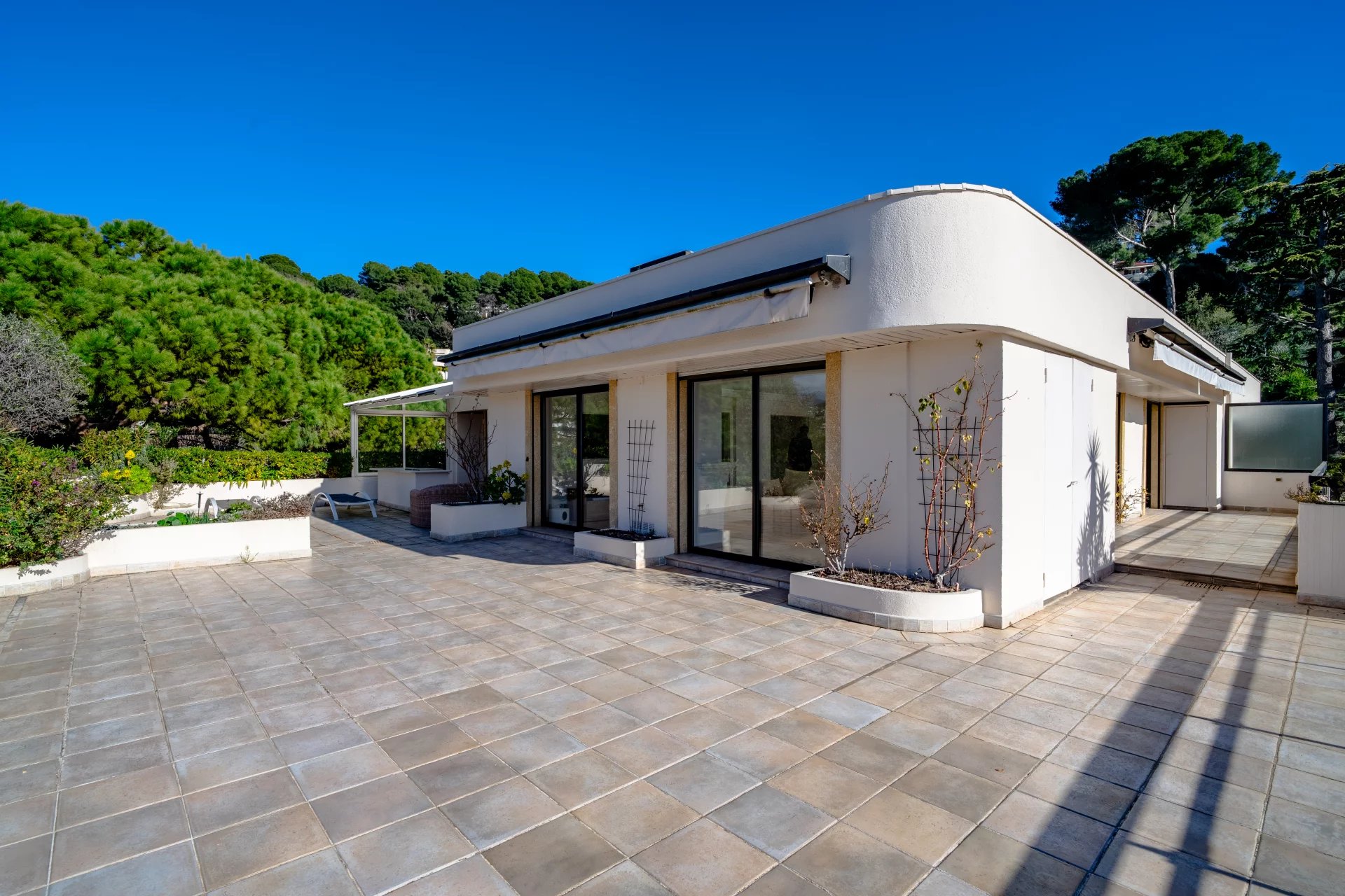 Qlistings - 2 Bedrooms - Apartment - Alpes-Maritimes - For Sale - 10422 Property Image