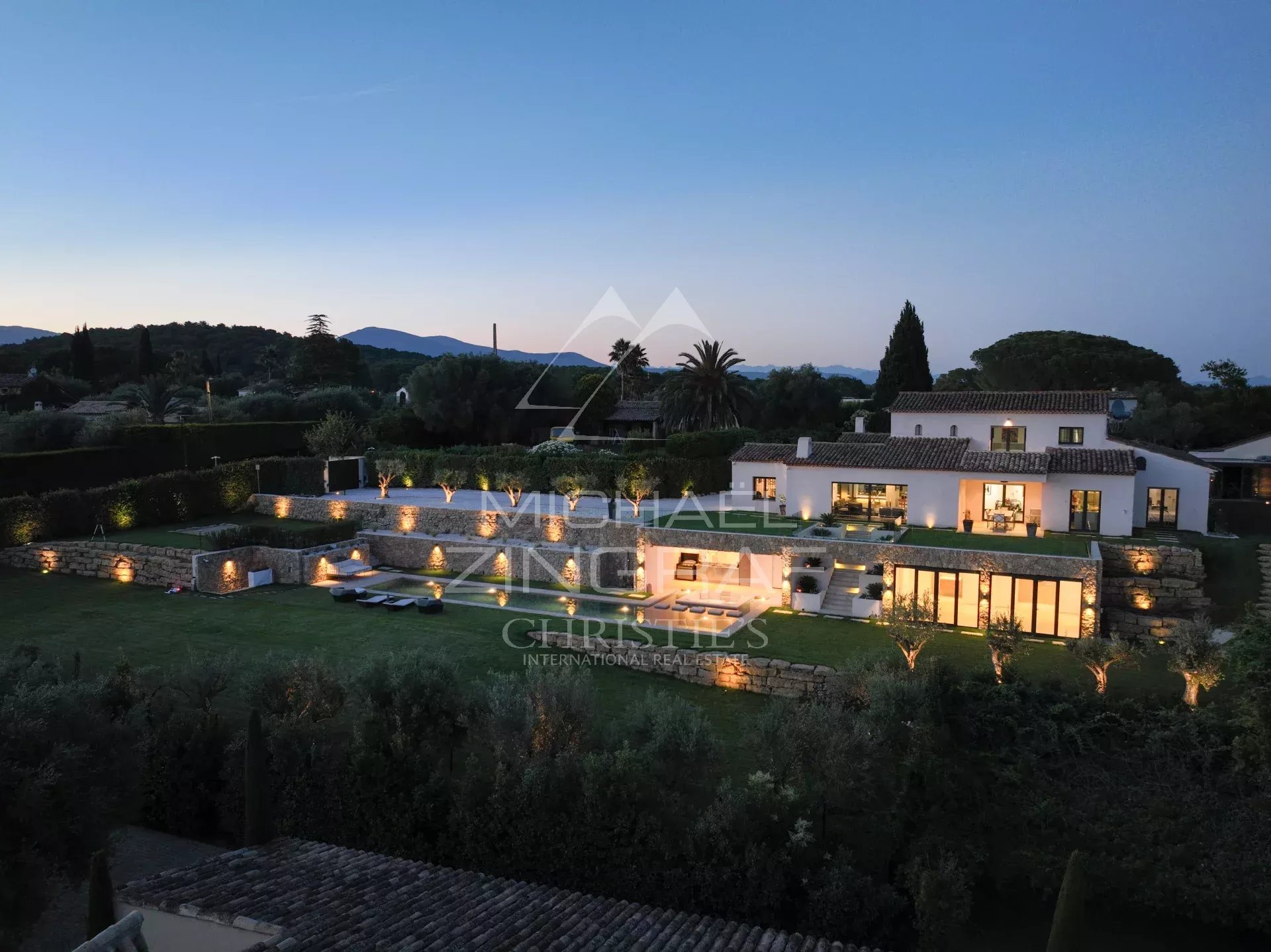 6 Bedroom Villa/Townhouse's Image 4
