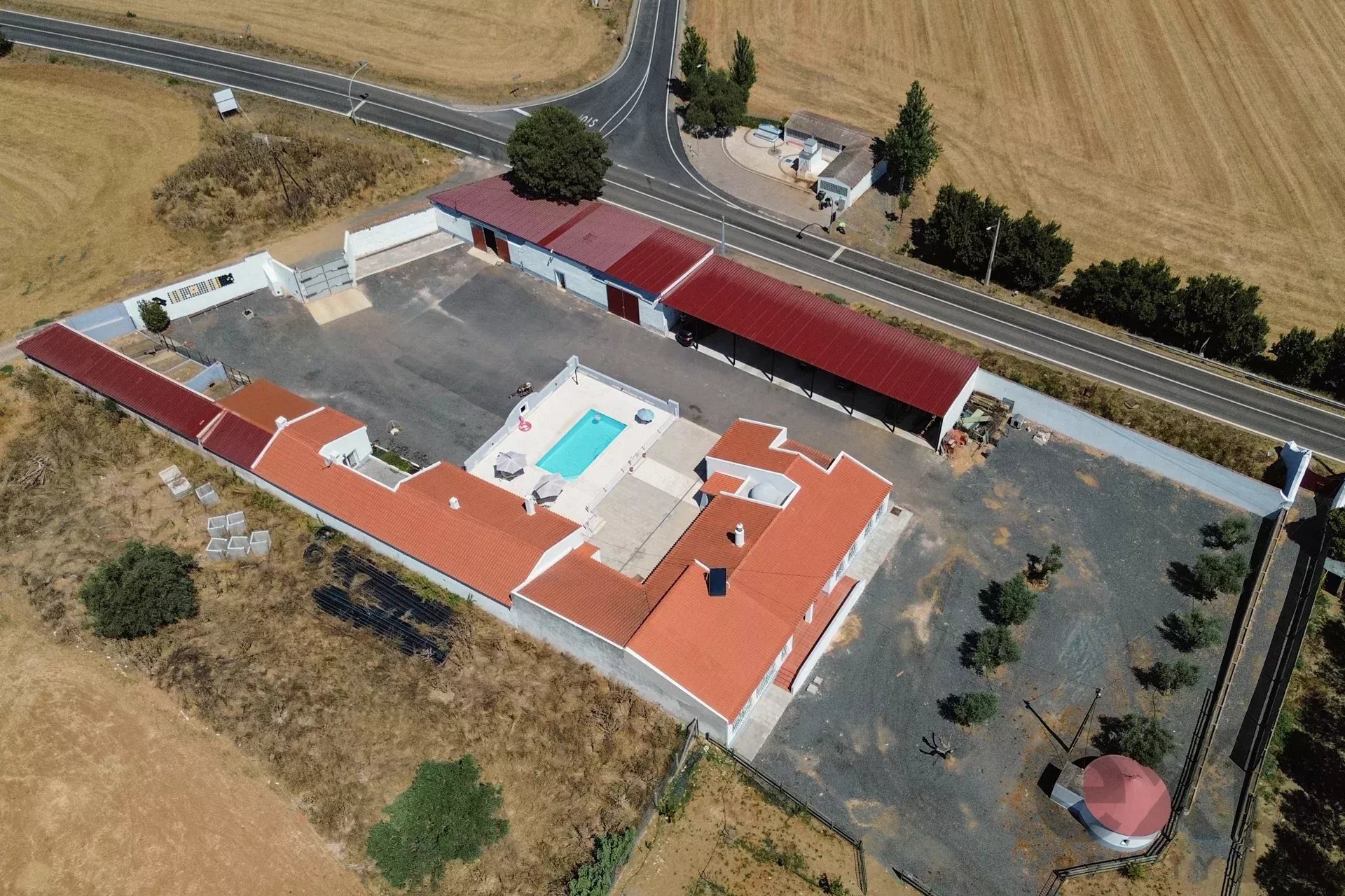 Luxury Equestrian Property + Guest House 85992157 image 6