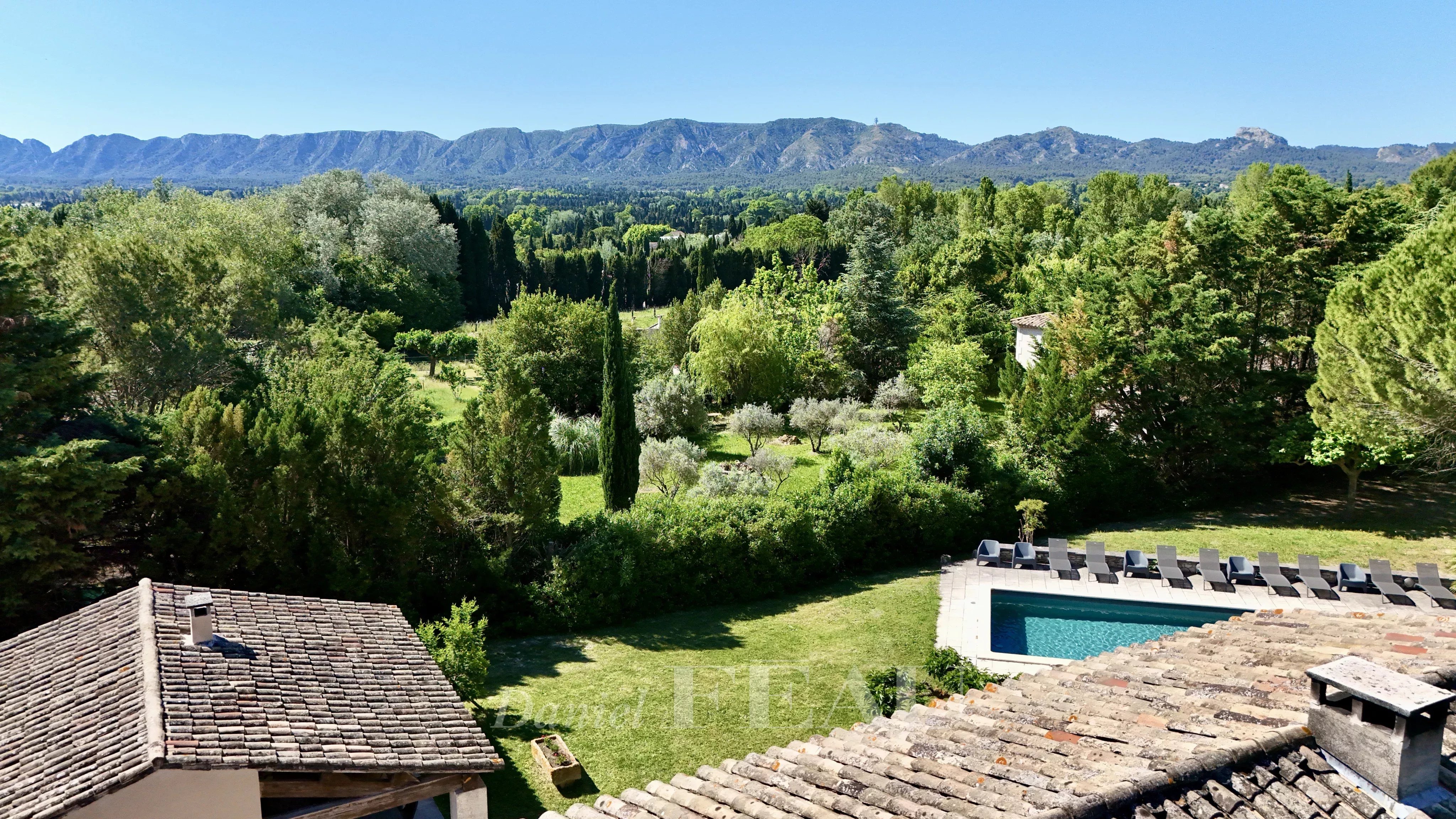 Saint Rémy de Provence –A 5-bed family home with a swimming pool