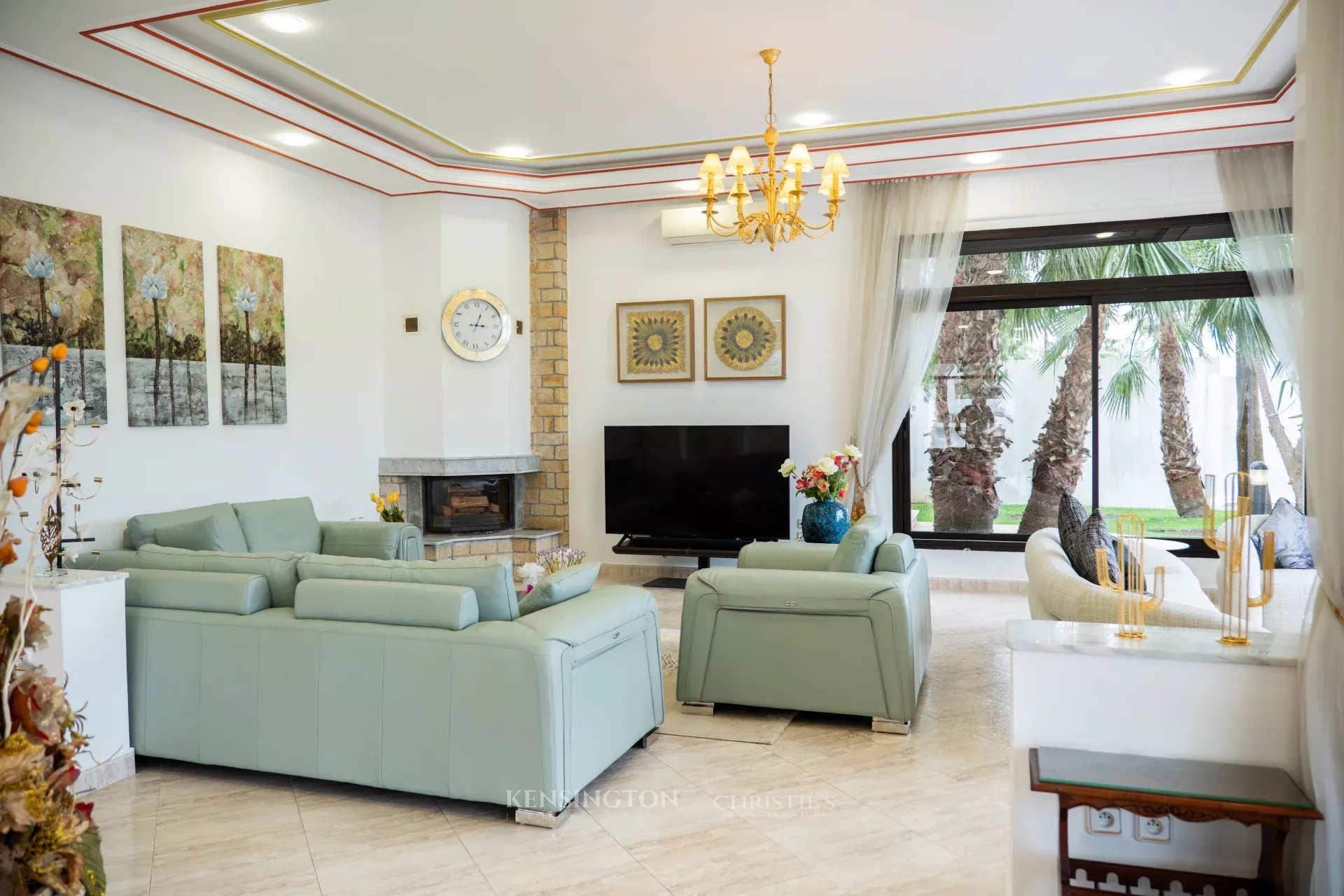 4 Bedroom Villa/Townhouse's Image 3