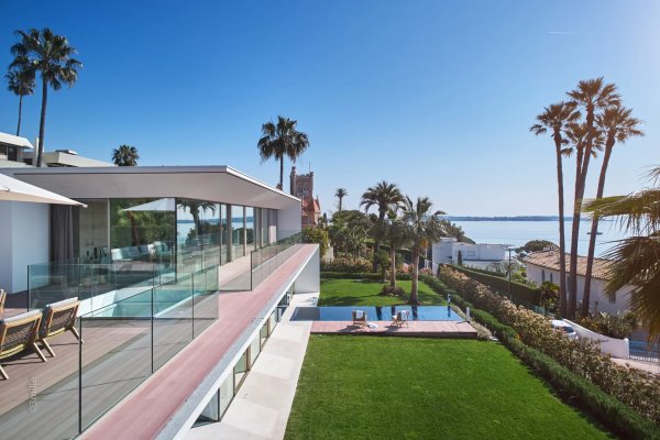 Modern Luxury Villa in Cannes: A Generational Sea-View Estate — photo 4