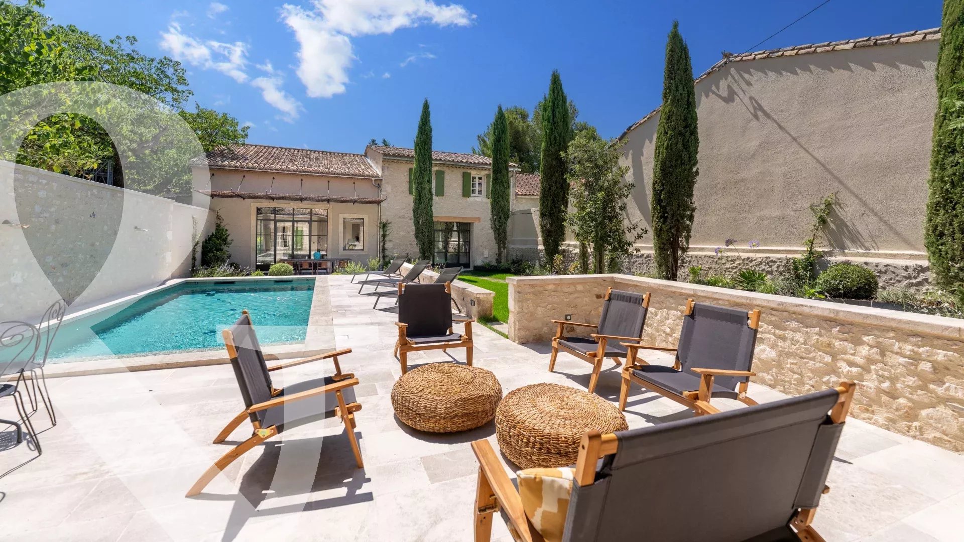 UN BIEN UNIQUE AVEC VUE SUR L'EGLISE