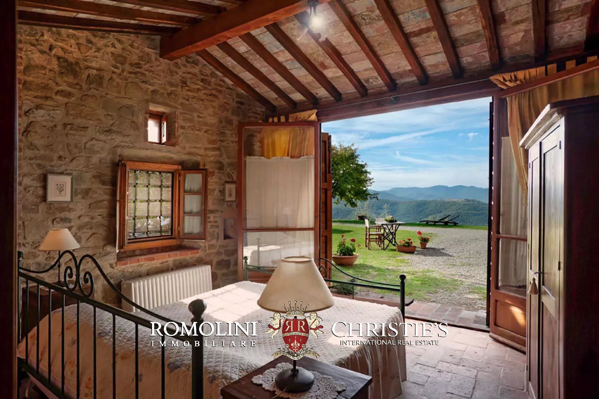 TENUTA VINICOLA BIOLOGICA IN VENDITA, CANTINA BIO TOSCANA
