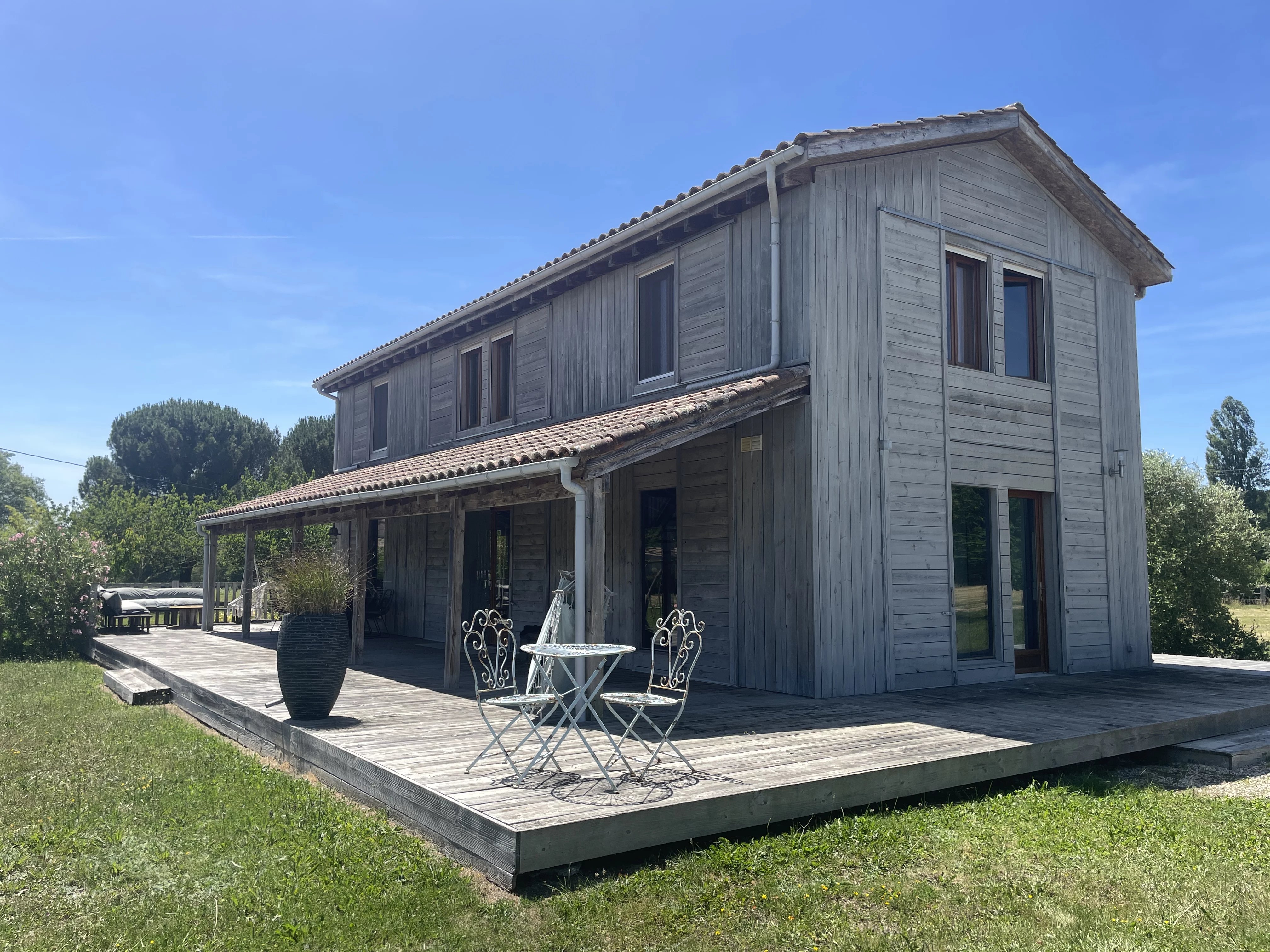 Maisons jumelles en bois avec piscine près de la bastide de Villeréal