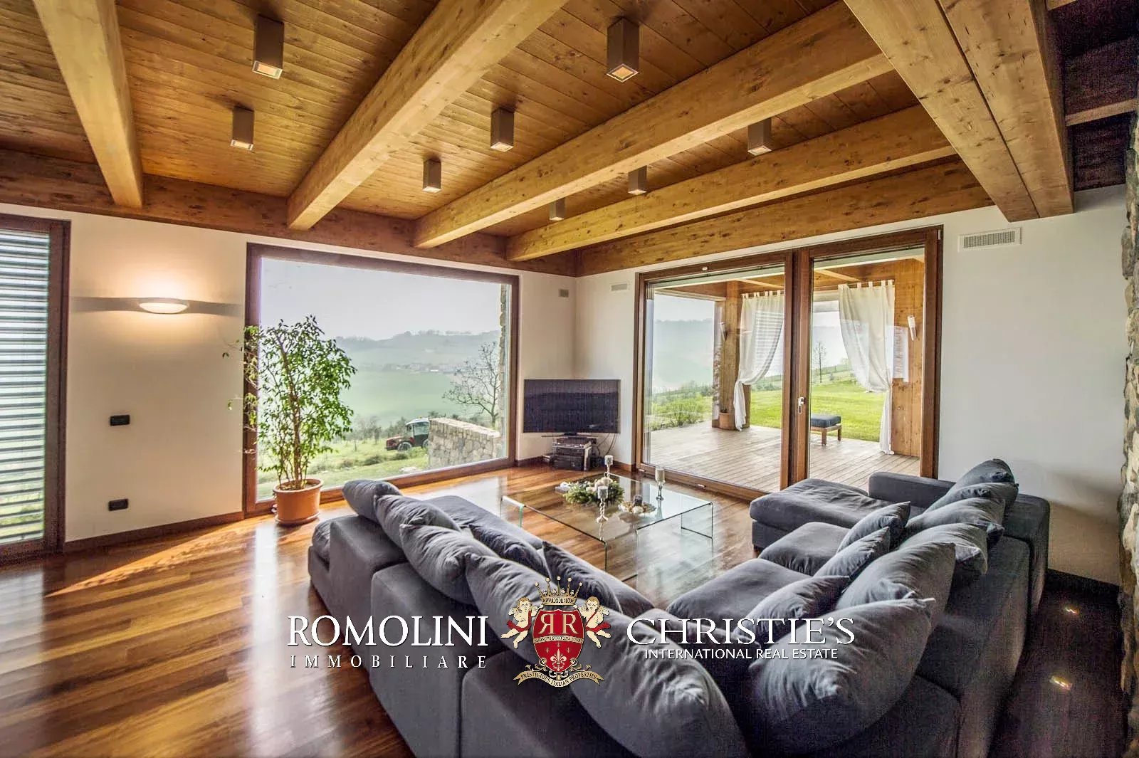 3 Bedroom Villa/Townhouse's Image 33