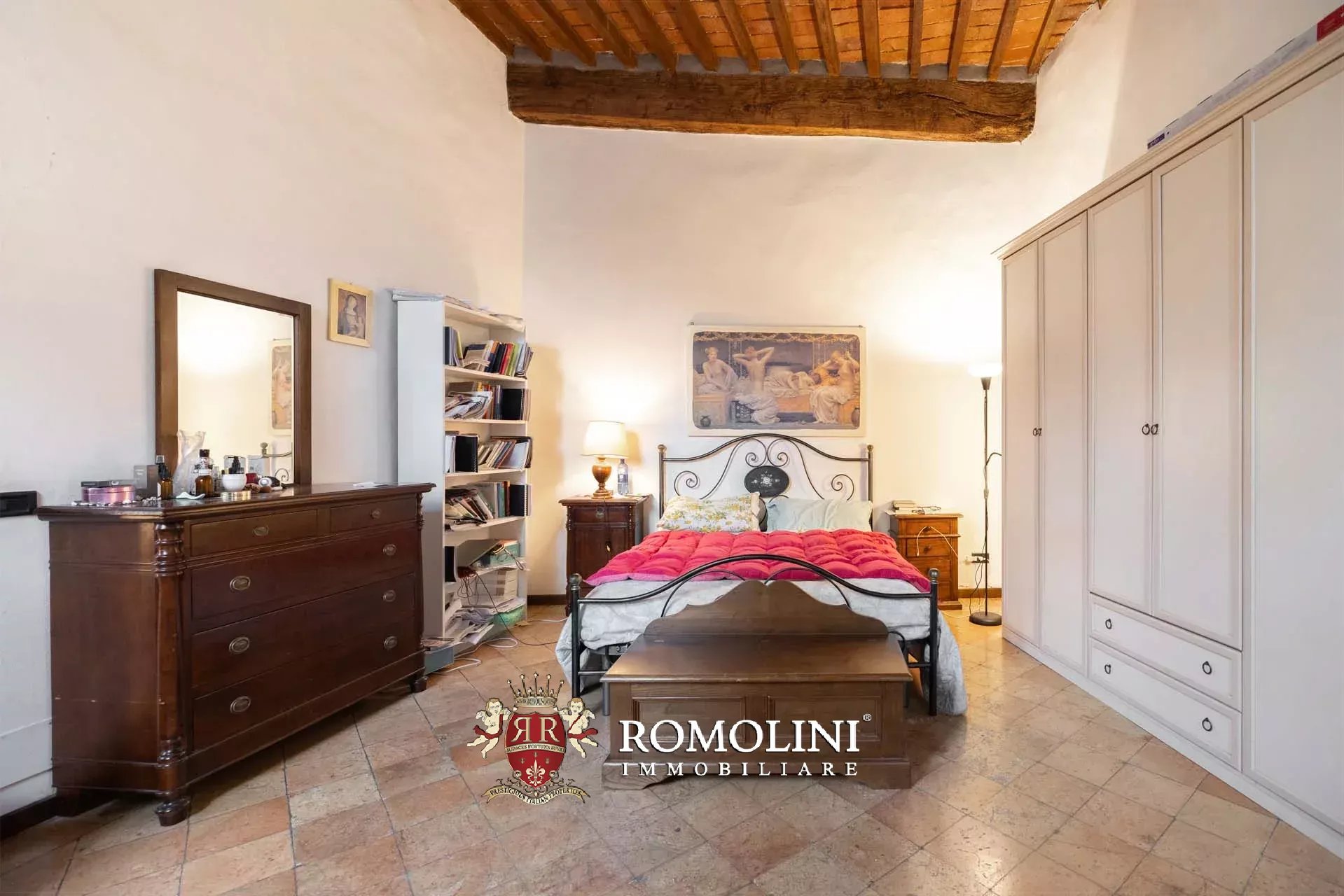 8 Bedroom Villa/Townhouse's Image 22